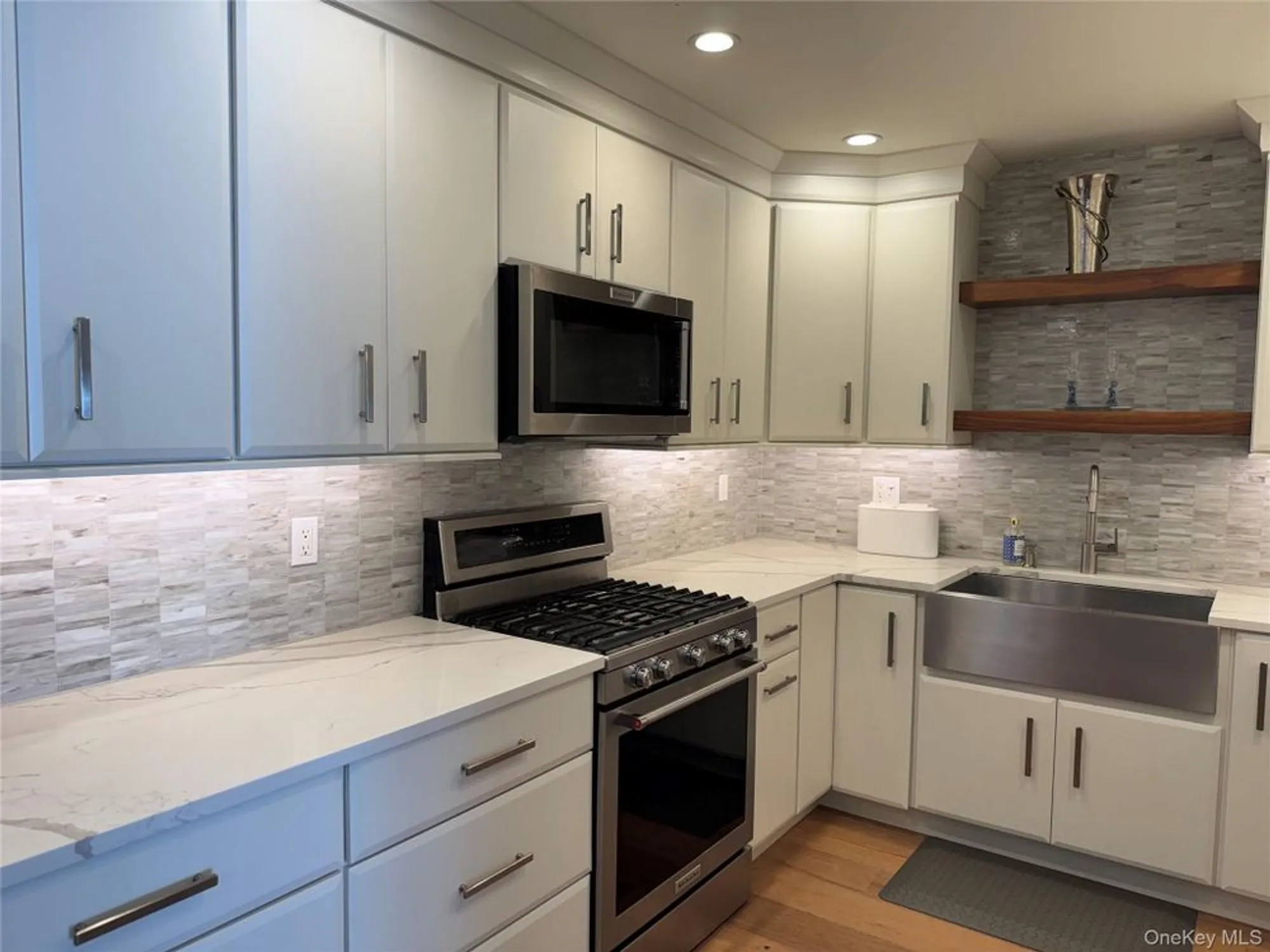 Property Slideshow image 4 of 17 | 910 altessa blvd, Melville, NY, 11747