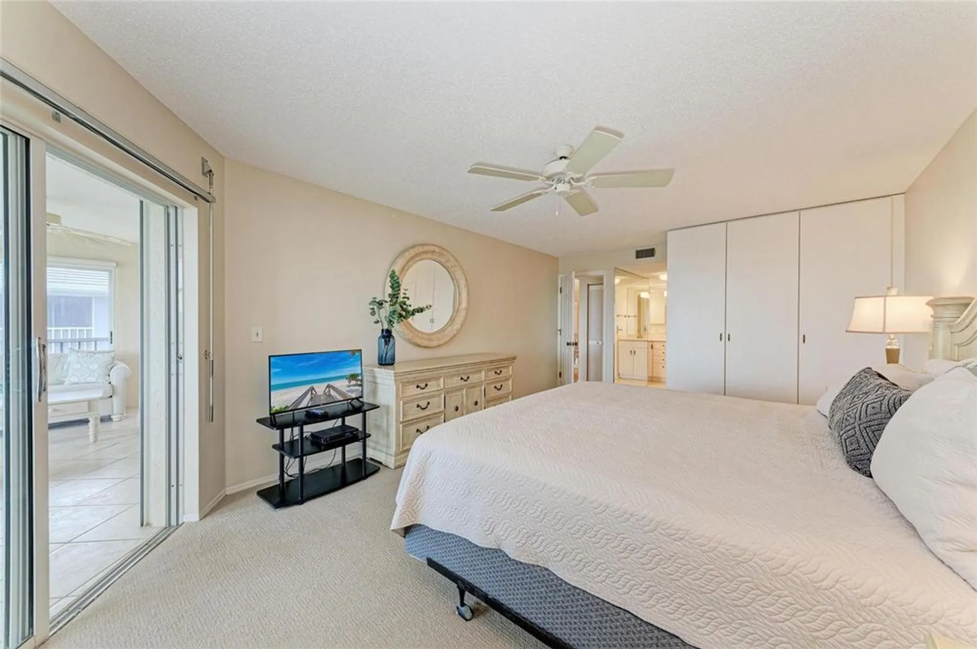 Property Slideshow image 16 of 45 | 1247 edgewater cir # 1247, Bradenton, FL, 34209
