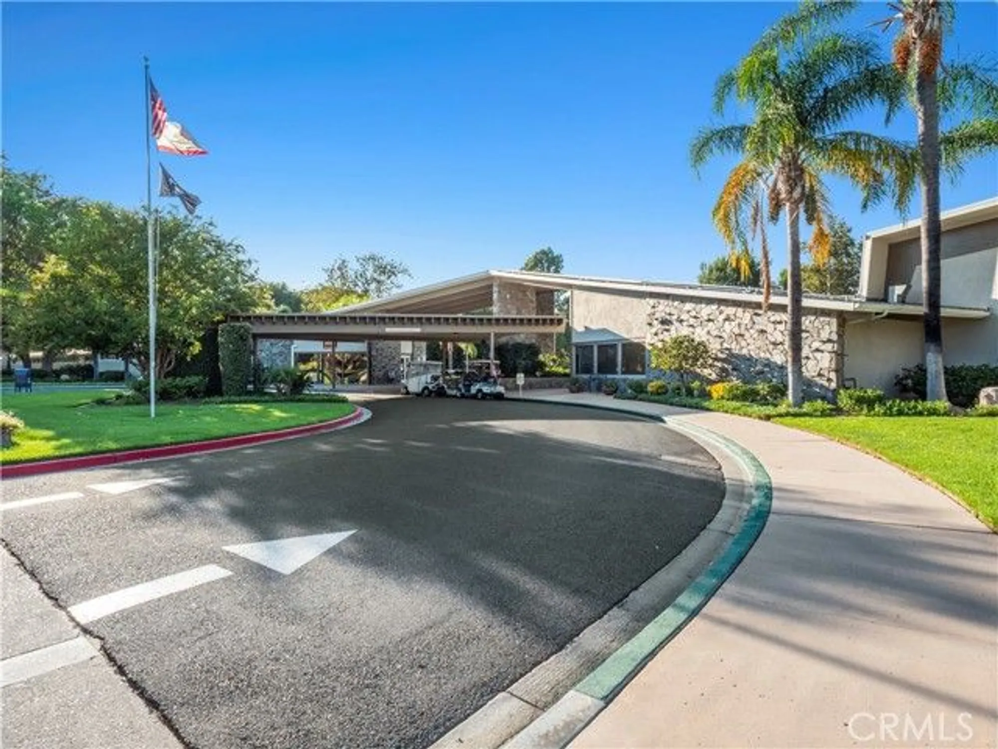 Property Slideshow image 23 of 31 | 19126 avenue of the oaks c, Newhall, CA, 91321