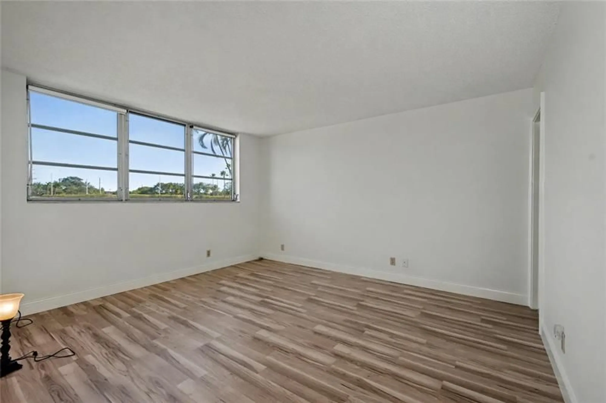 Property Slideshow image 13 of 56 | 9320 s hollybrook lake dr 103, Pembroke Pines, FL, 33025