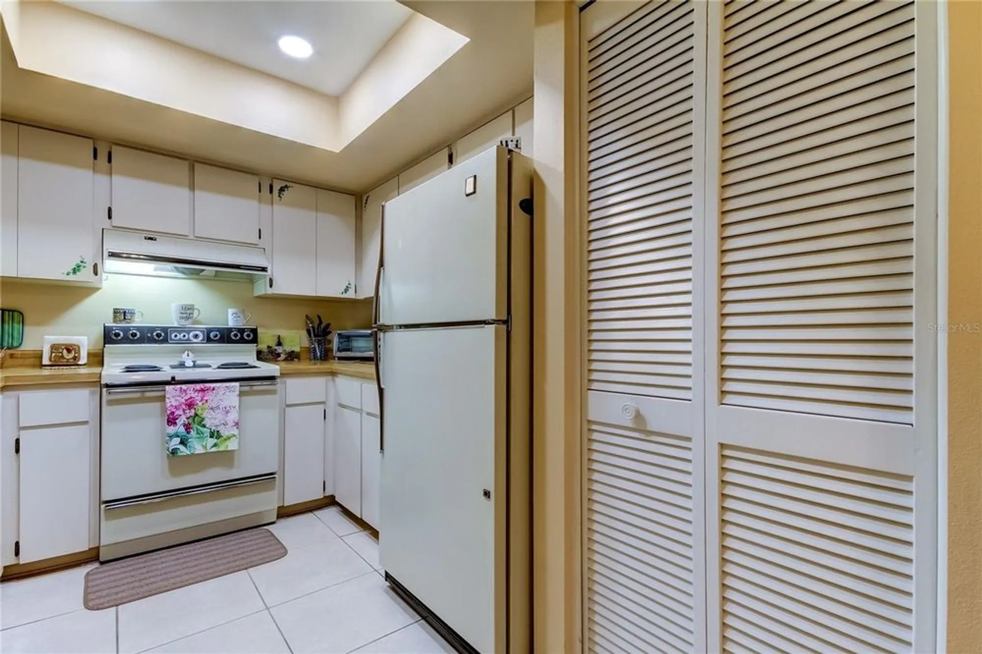 Property Slideshow image 27 of 44 | 3283 hilary cir 2c, Palm Harbor, FL, 34684