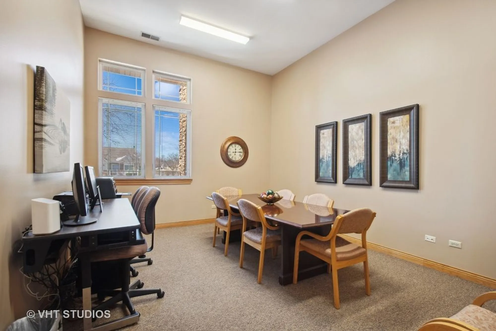 Property Slideshow image 32 of 39 | 2325 carillon dr, Grayslake, IL, 60030