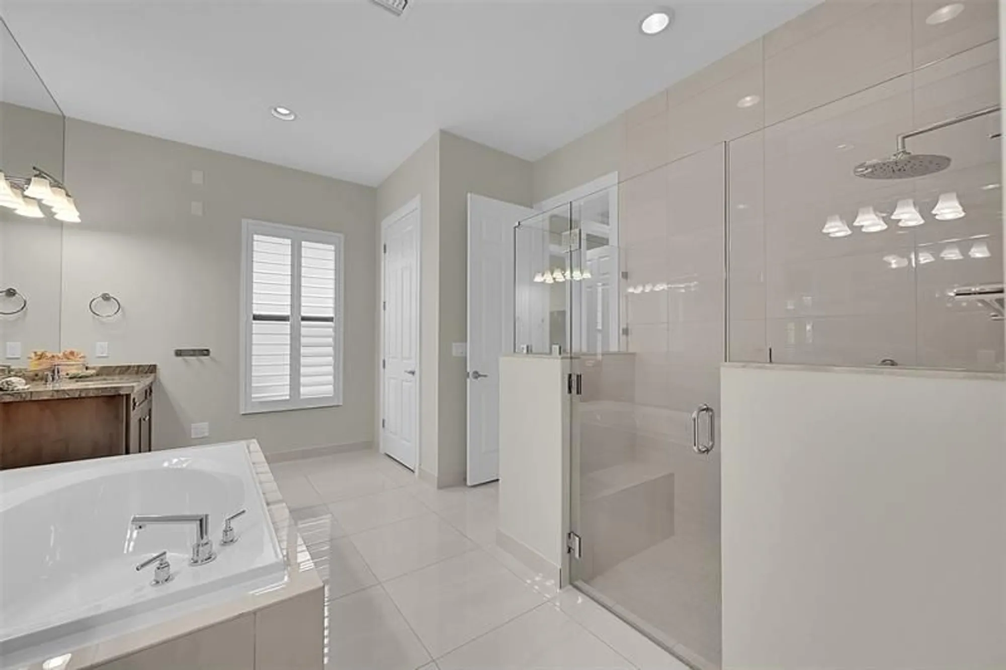 Property Slideshow image 13 of 28 | 9375 cantal cir, Parkland, FL, 33076