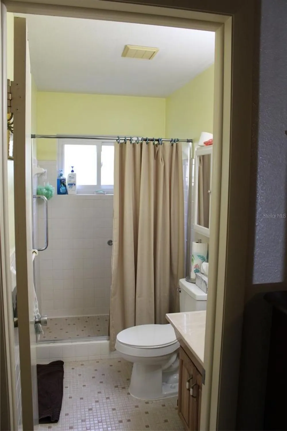 Property Slideshow image 27 of 39 | 2360 irish ln 16, Clearwater, FL, 33763