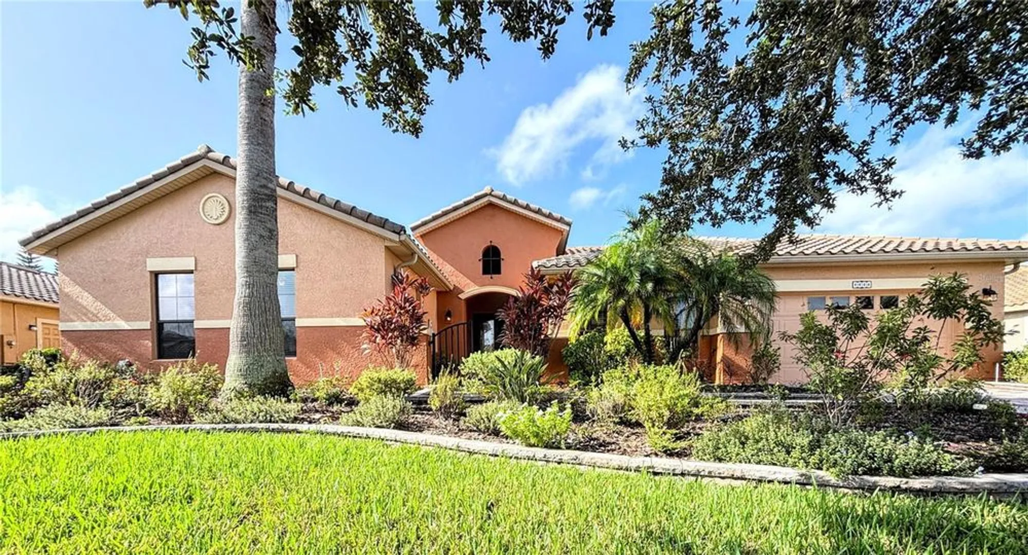 Property Slideshow image 2 of 84 | 915 san raphael st, Poinciana, FL, 34759