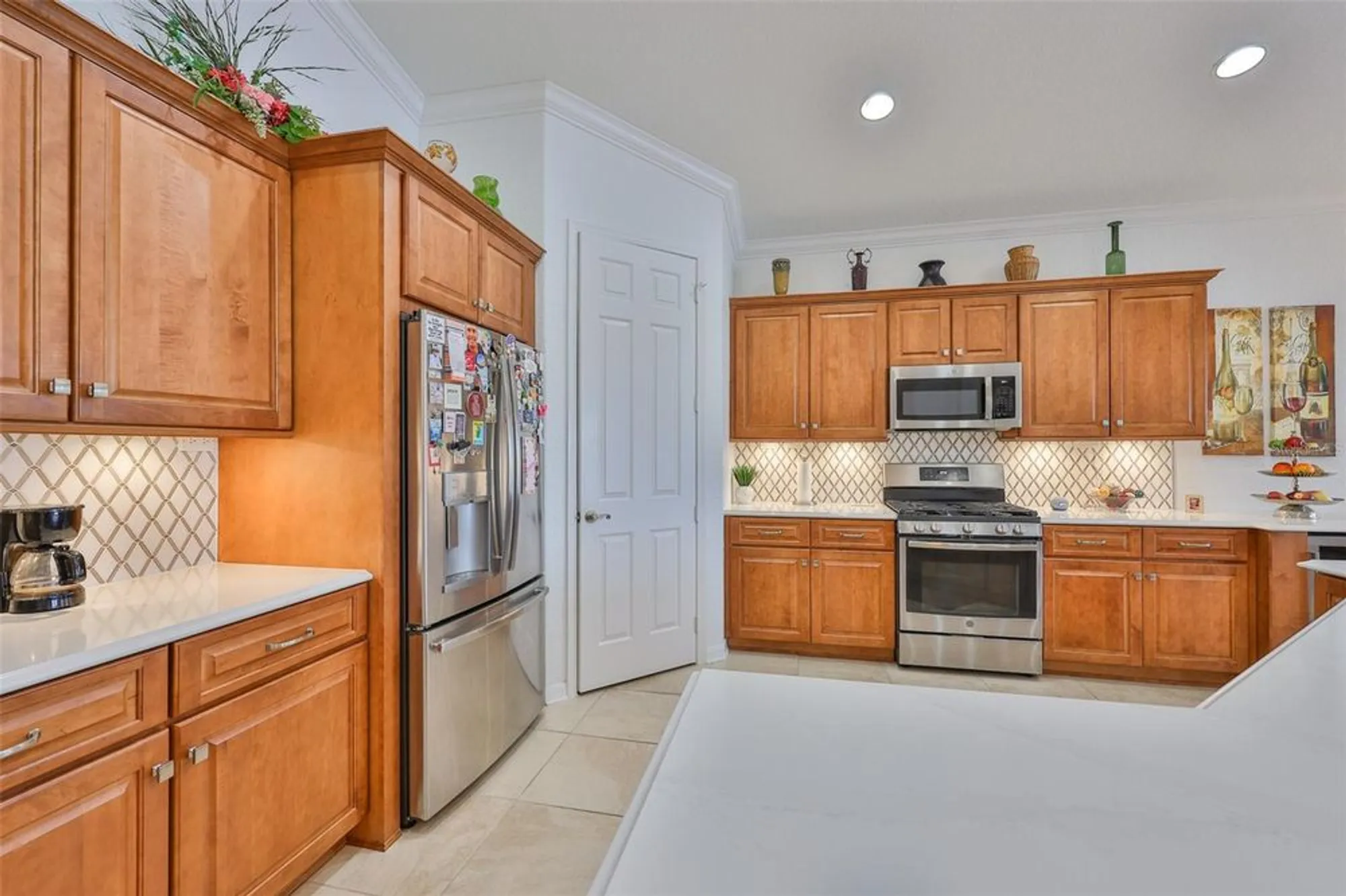 Property Slideshow image 8 of 57 | 1360 emerald dunes dr, Sun City Center, FL, 33573