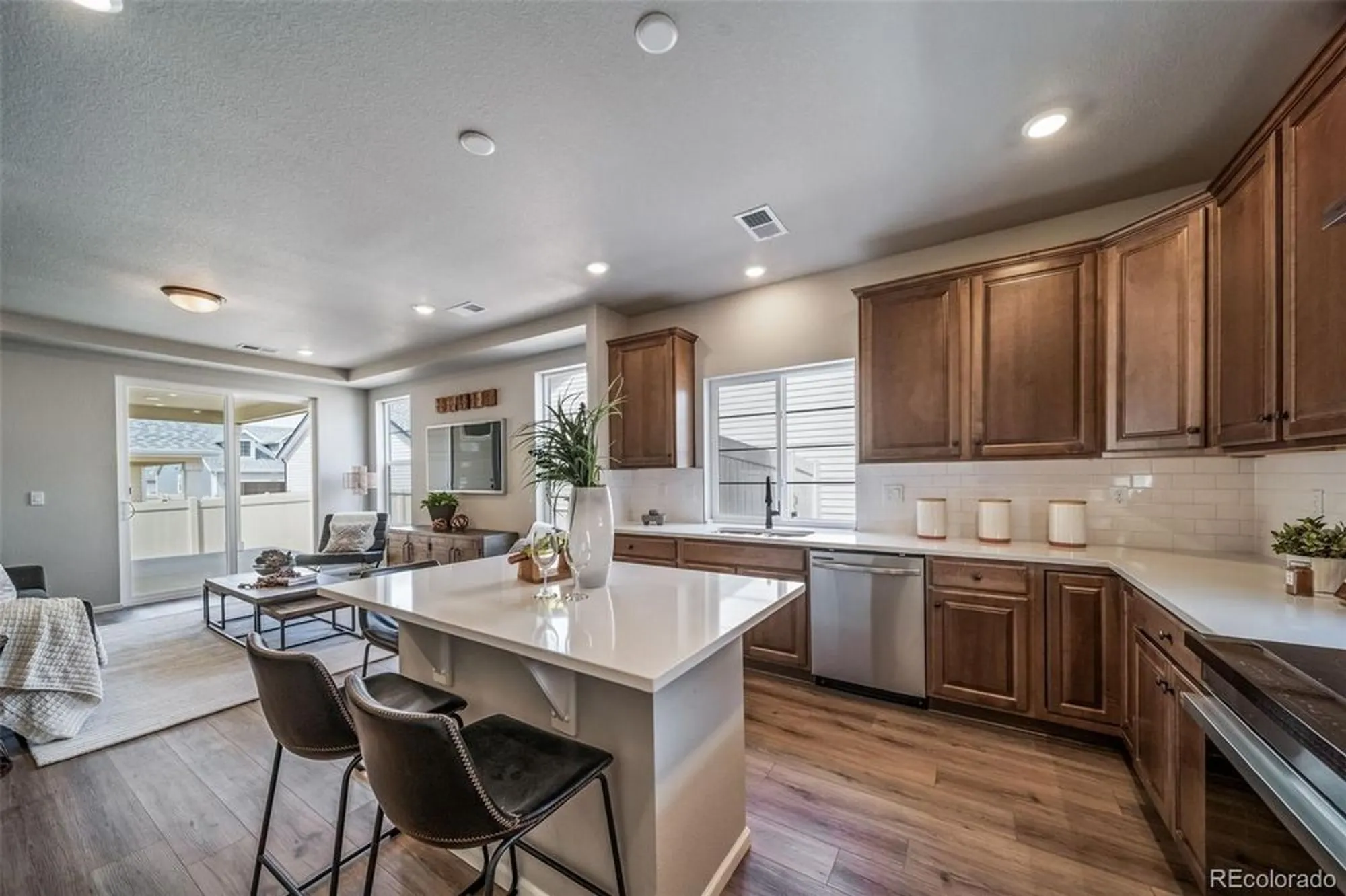 Property Slideshow image 4 of 18 | 21927 e 51st dr, Aurora, CO, 80019