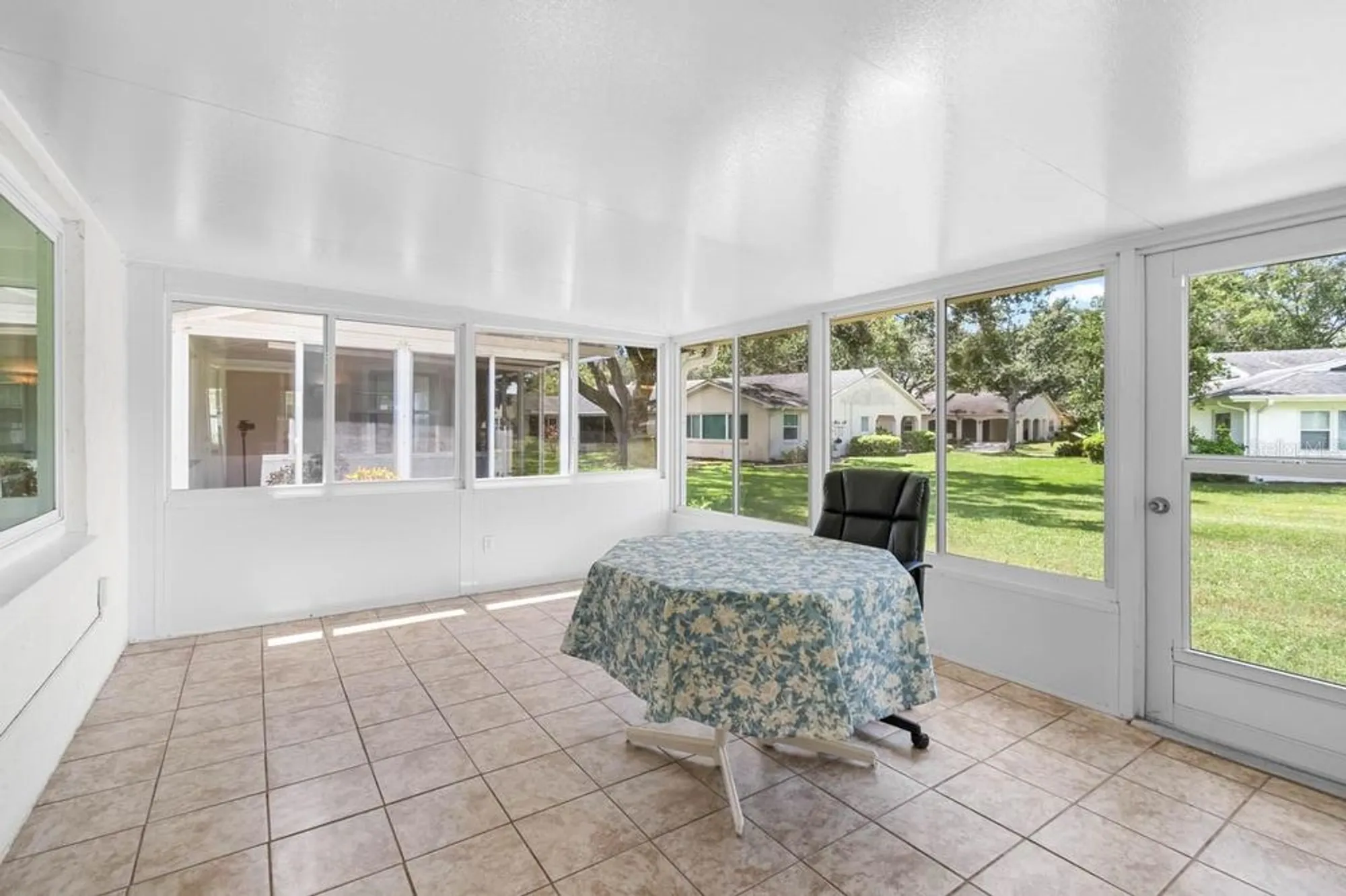 Property Slideshow image 16 of 50 | 2109 harleston pl # 2109, Sun City Center, FL, 33573