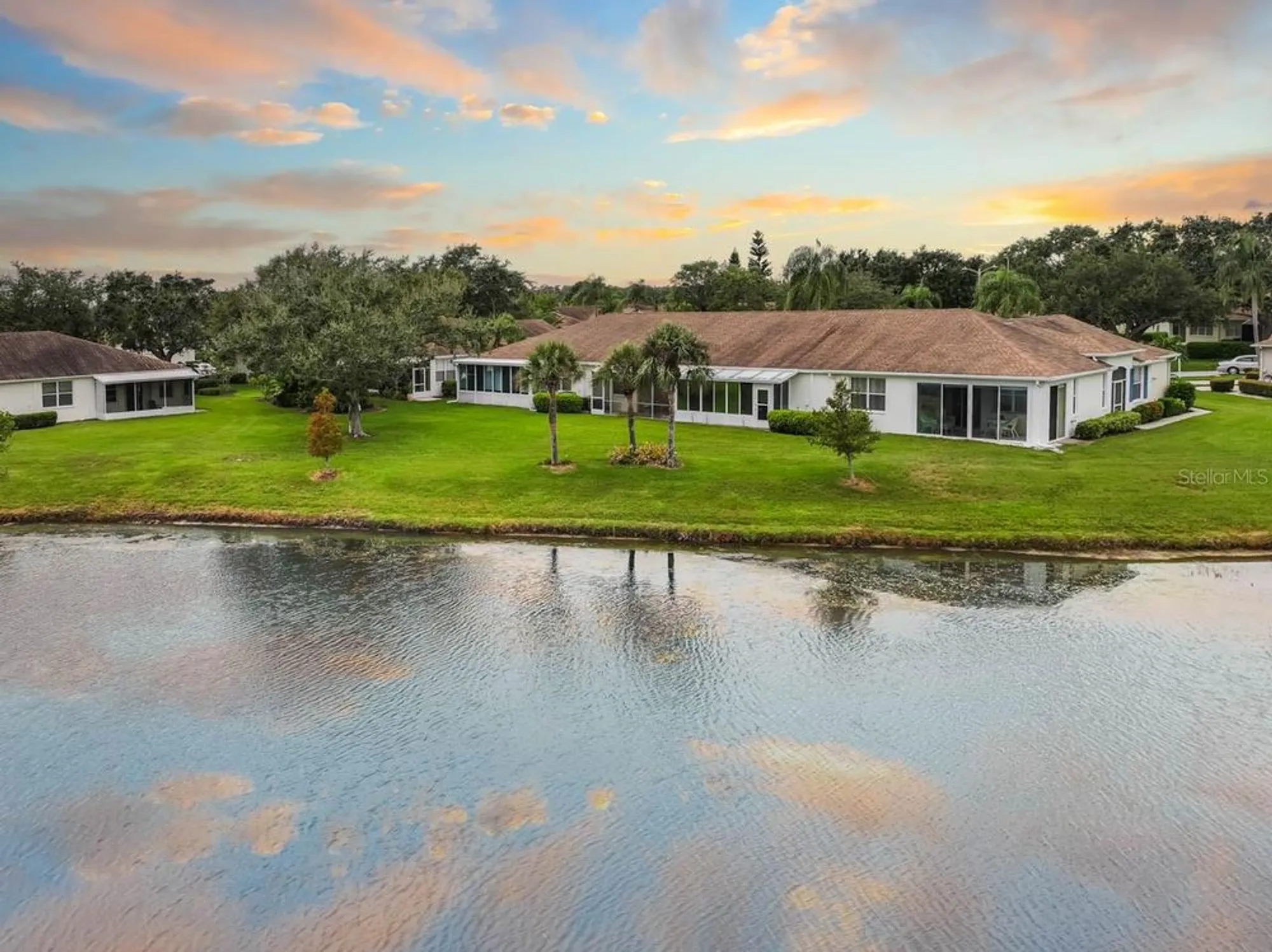 Property Slideshow image 13 of 47 | 1012 radison lake ct 59, Sun City Center, FL, 33573