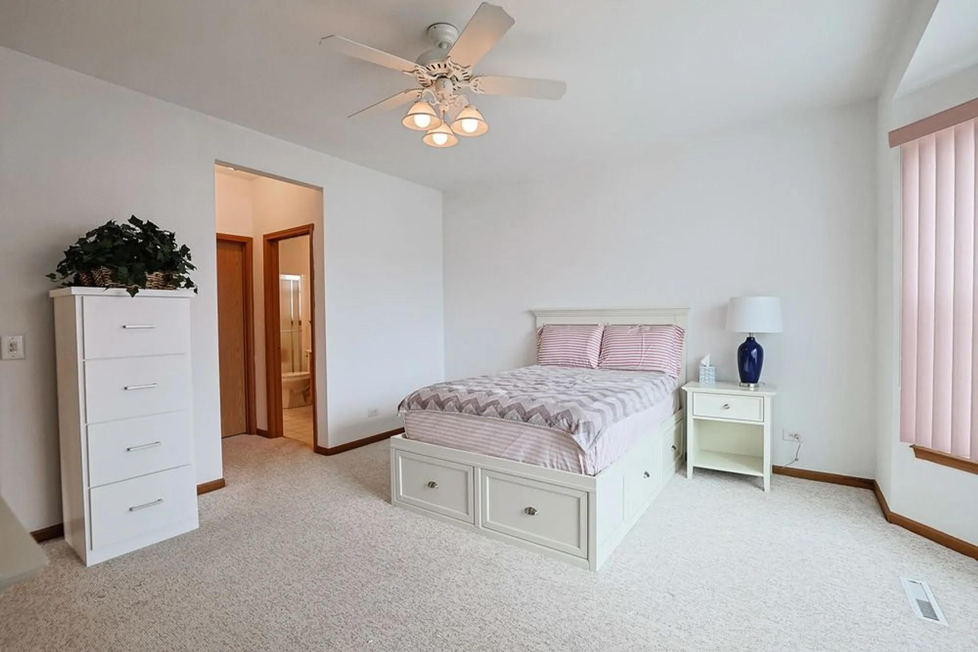 Property Slideshow image 16 of 32 | 3455 steeplechase way, Grayslake, IL, 60030