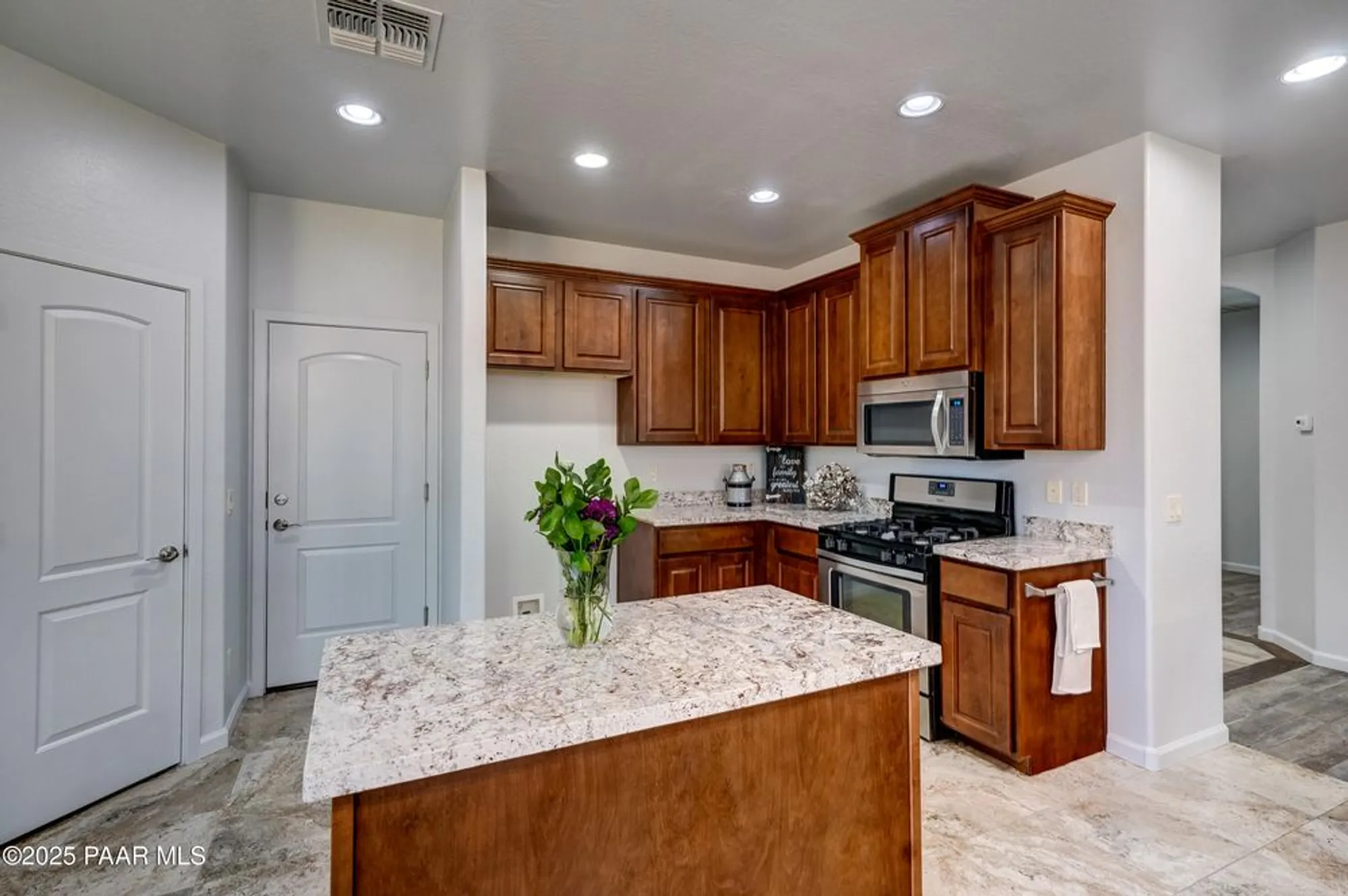 Property Slideshow image 7 of 32 | 7506 e roaring canyon rd, Prescott Valley, AZ, 86315