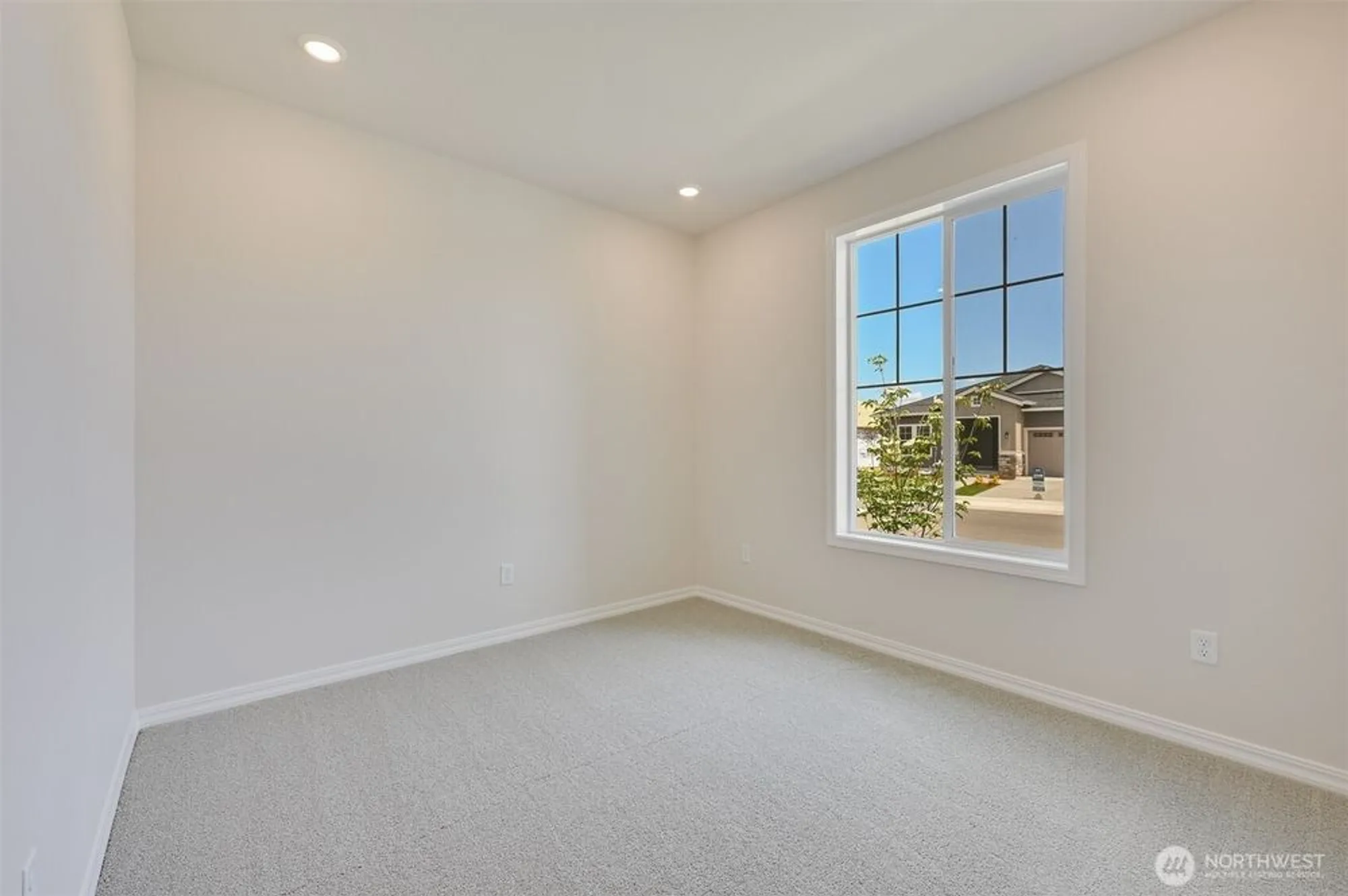 Property Slideshow image 9 of 36 | 14824 206th ave e unit e, Bonney Lake, WA, 98391