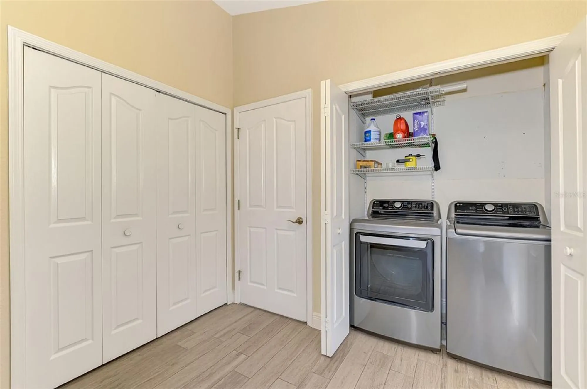 Property Slideshow image 41 of 55 | 320 bermuda ct 10, Venice, FL, 34293