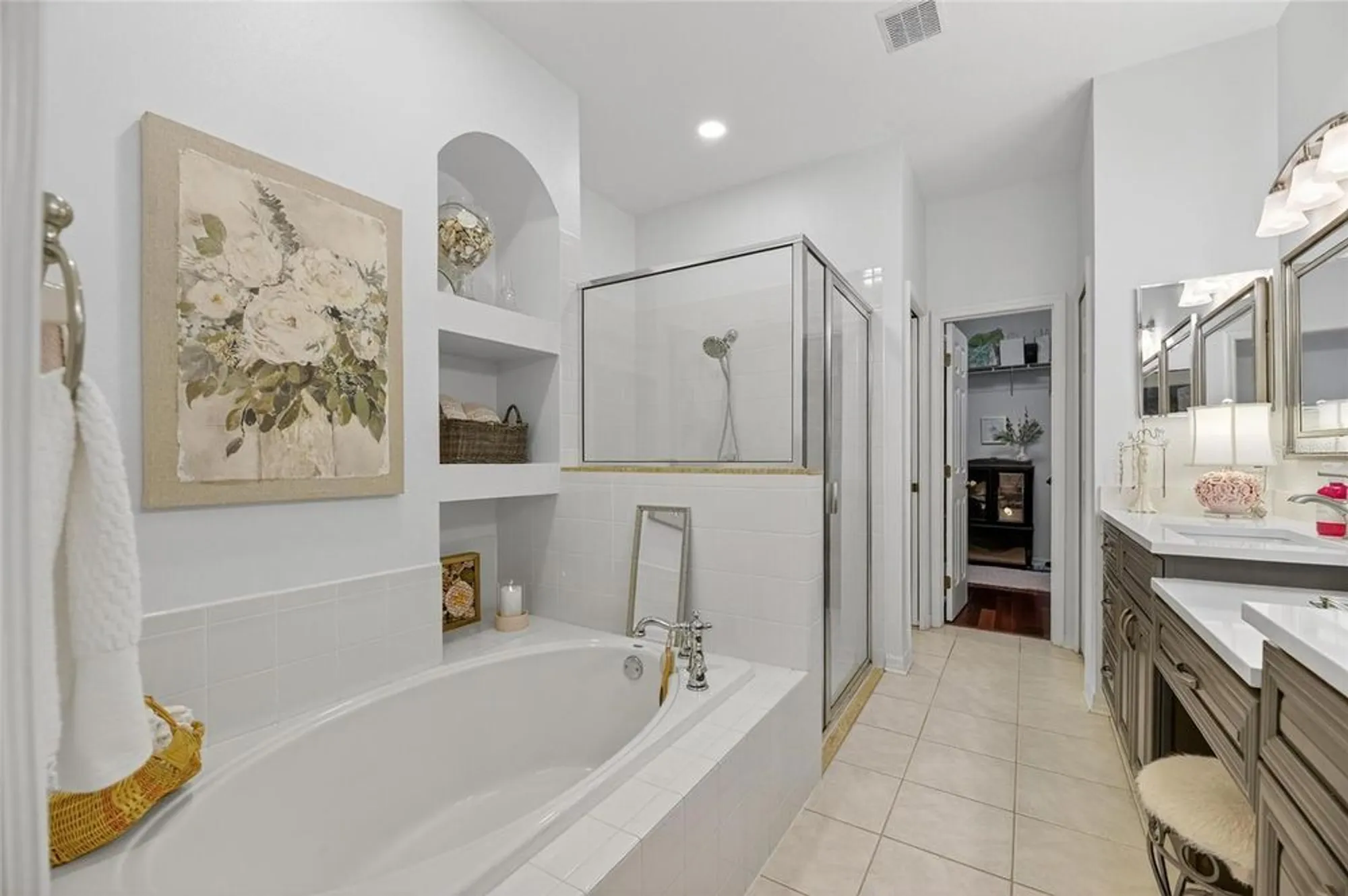 Property Slideshow image 37 of 100 | 5612 golden isles dr, Apollo Beach, FL, 33572