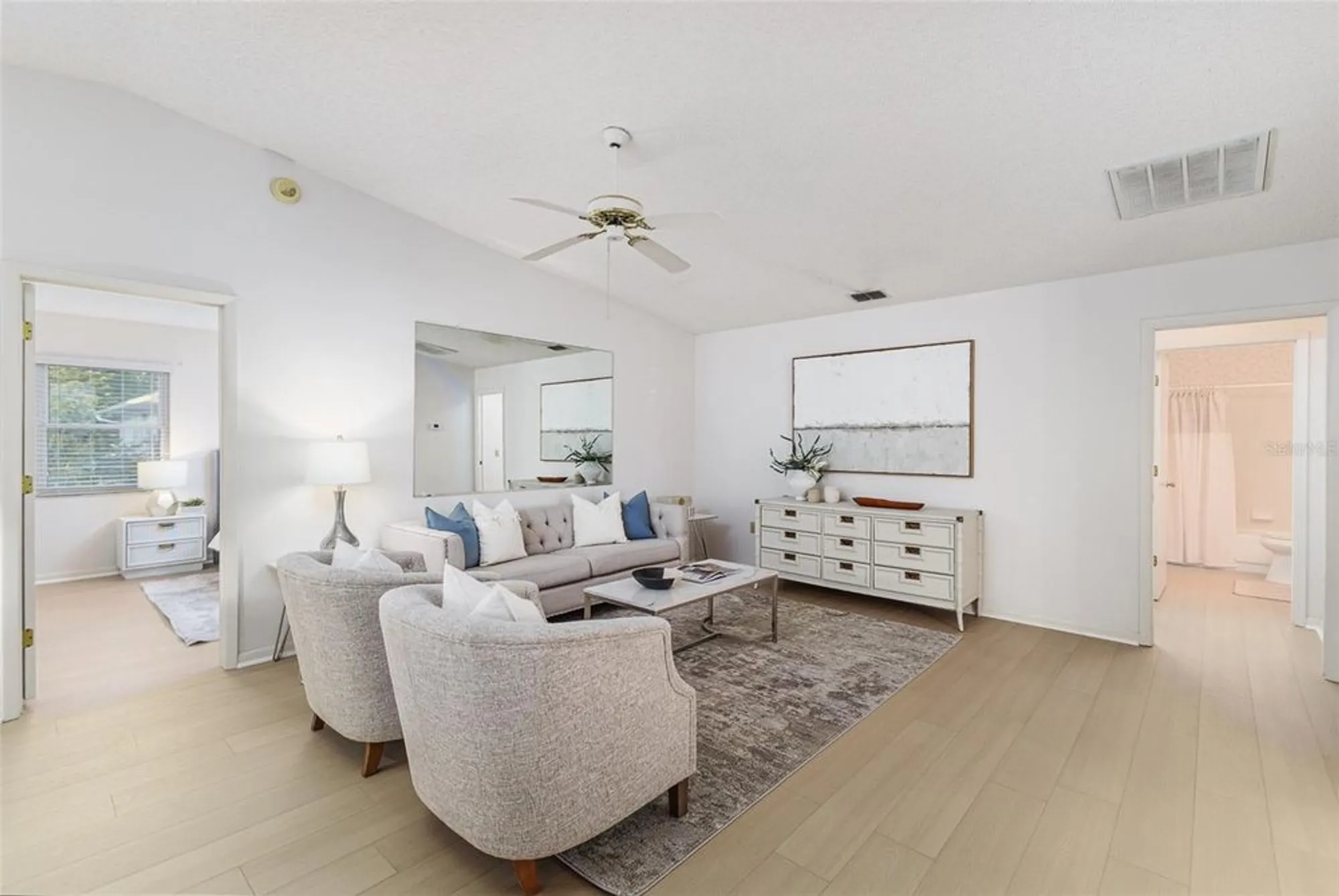 Property Slideshow image 14 of 39 | 4850 squire hollow dr, Lakeland, FL, 33811