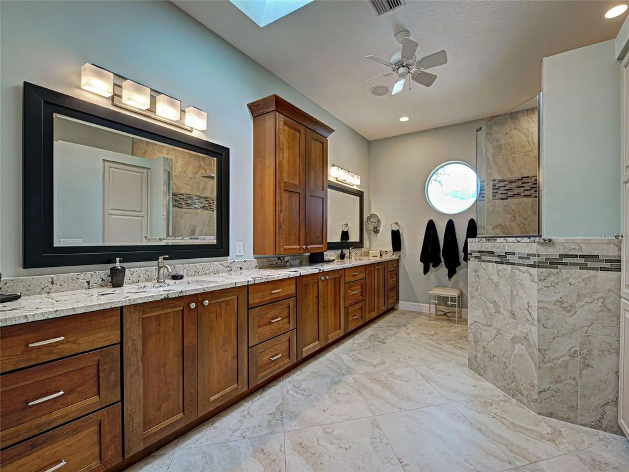 Property Slideshow image 38 of 66 | 431 tremingham way, Venice, FL, 34293