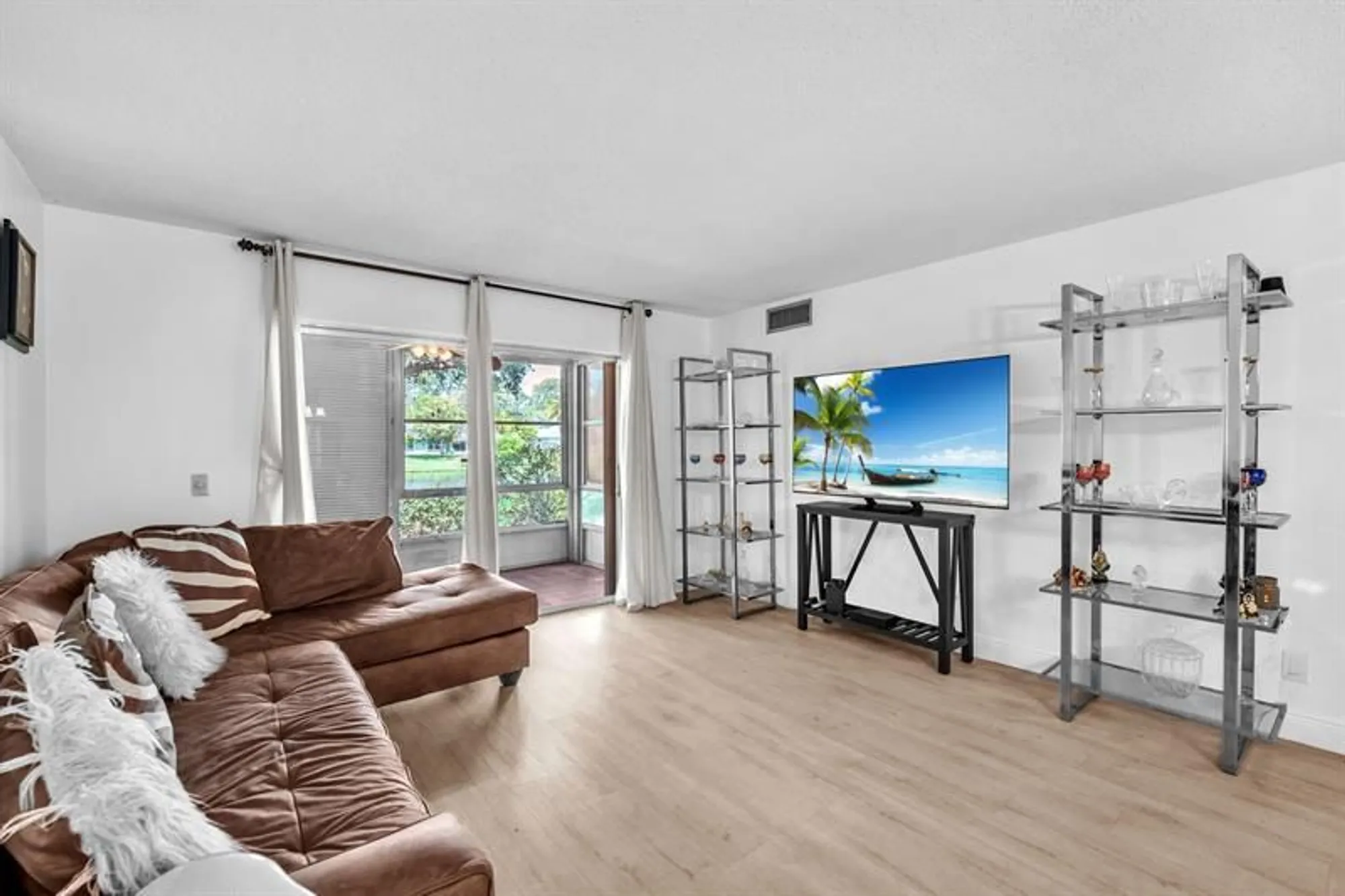 Property Slideshow image 20 of 33 | 12025 w greenway dr apt 104, Royal Palm Beach, FL, 33411