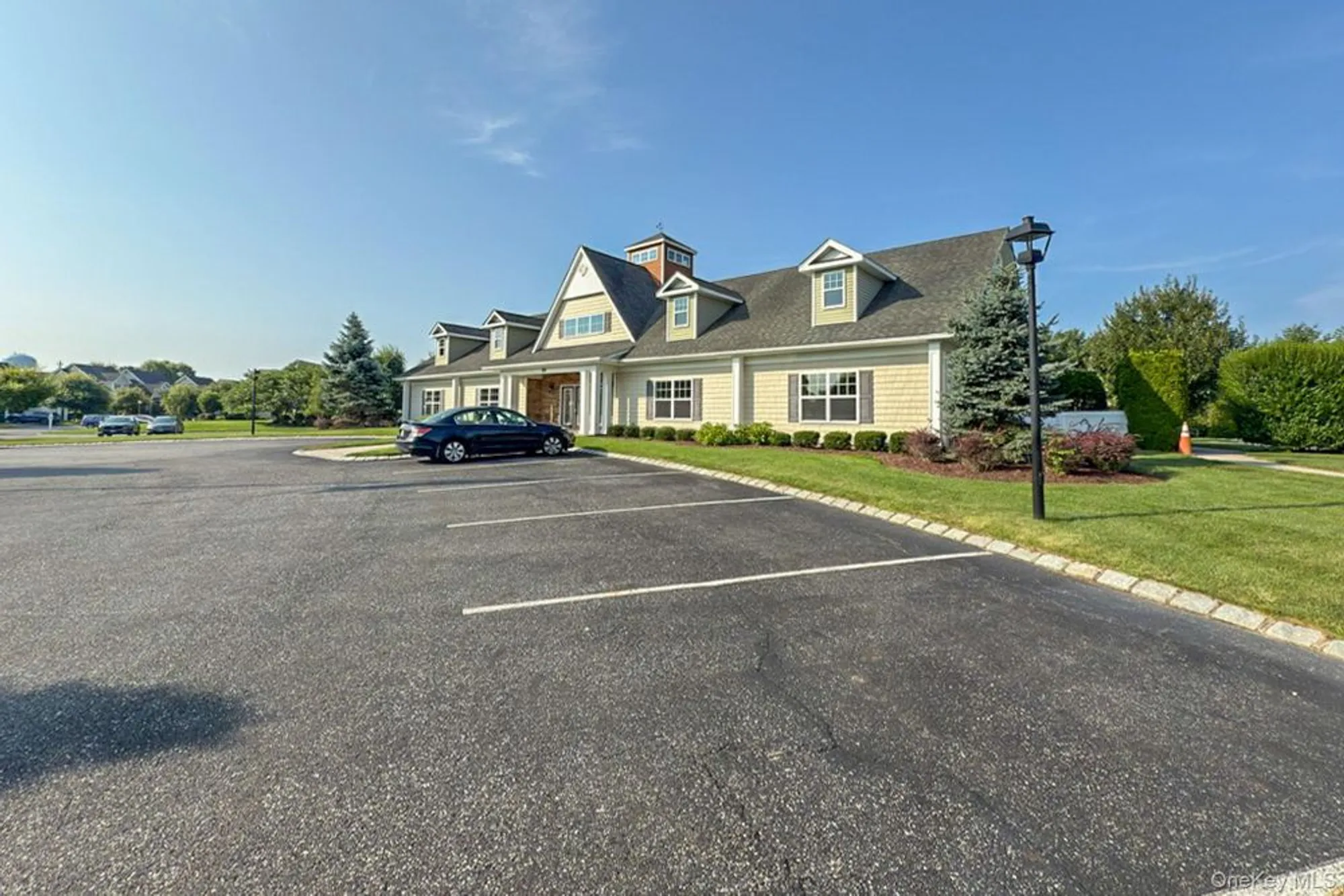 Property Slideshow image 20 of 22 | 18 kennsington ct, Riverhead, NY, 11901