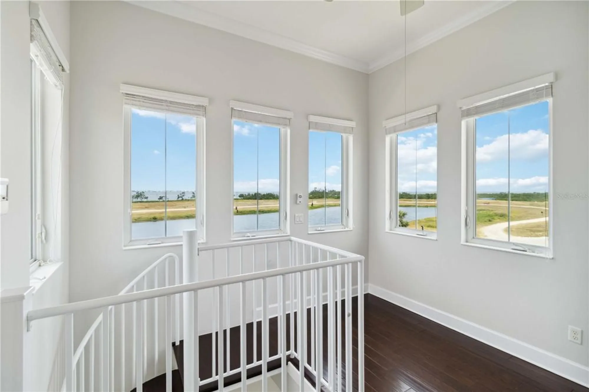 Property Slideshow image 16 of 88 | 230 sapphire lake dr unit 201, Bradenton, FL, 34209