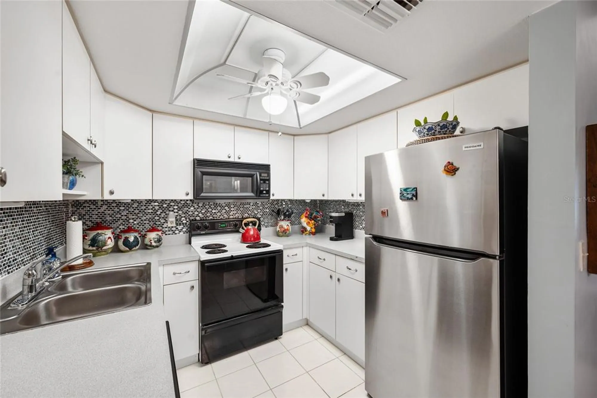 Property Slideshow image 12 of 33 | 2150 shelly dr a, Palm Harbor, FL, 34684