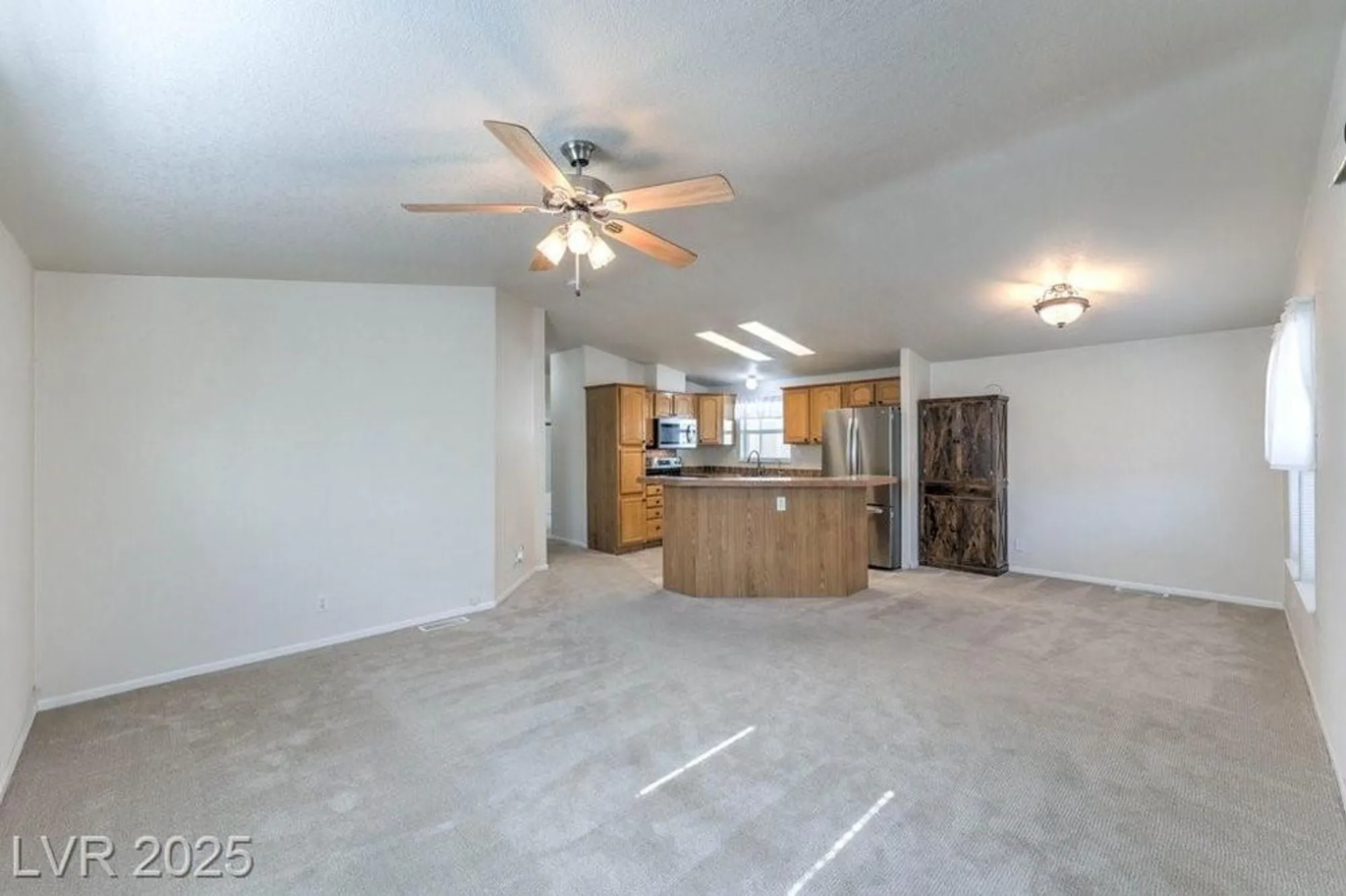 Property Slideshow image 25 of 44 | 581 montecito dr, Pahrump, NV, 89048