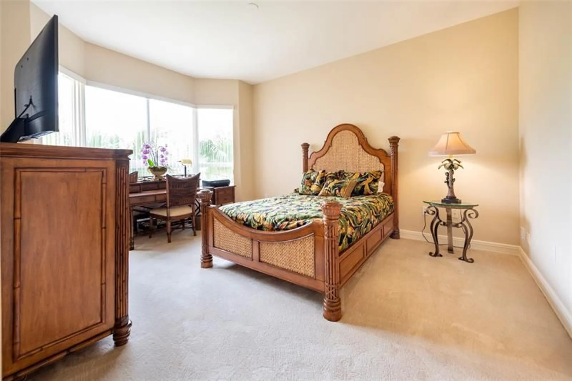 Property Slideshow image 27 of 39 | 16135 emerald estates dr 272, Weston, FL, 33331