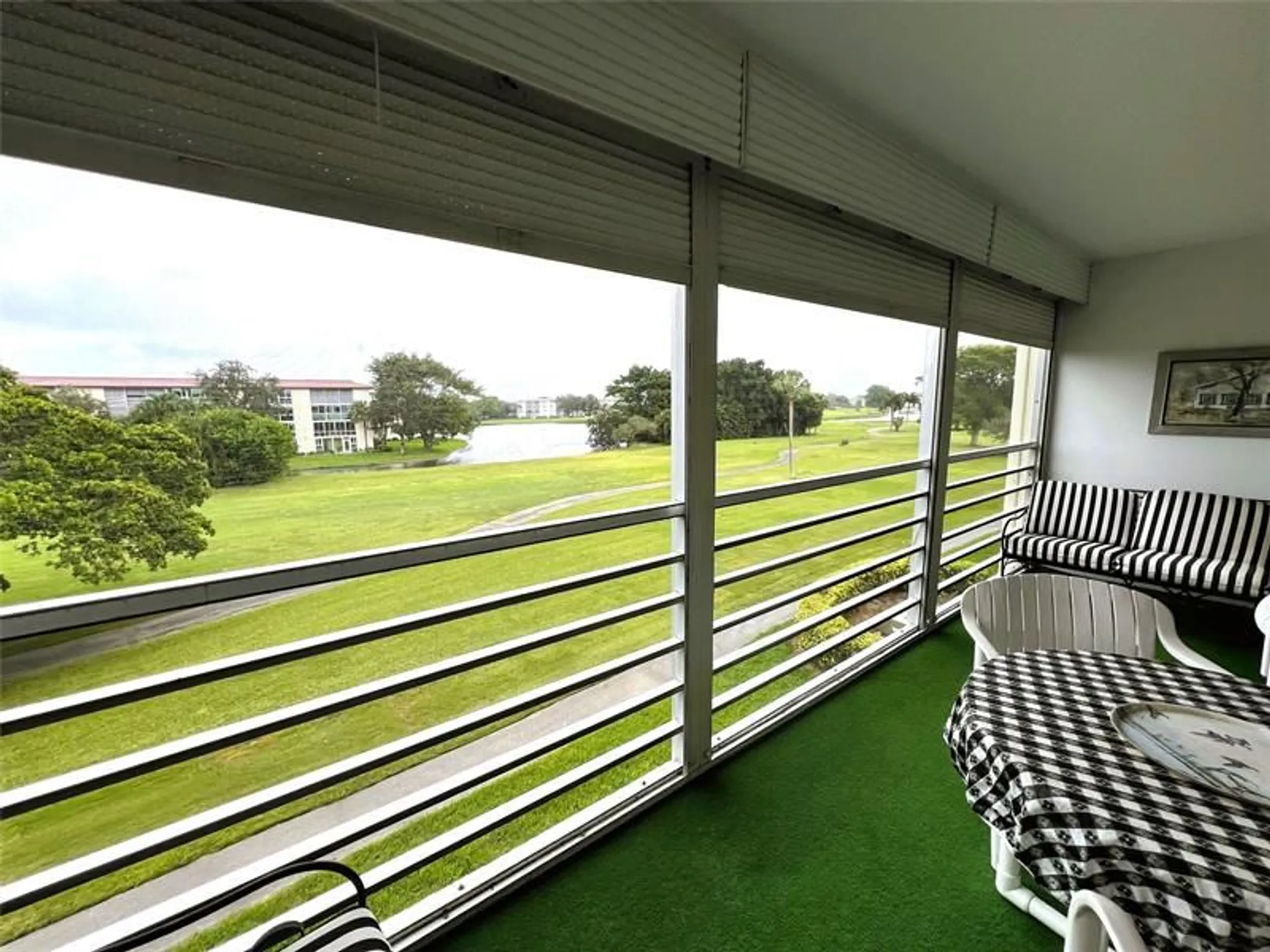 Property Slideshow image 7 of 38 | 2902 victoria cir e3, Coconut Creek, FL, 33066