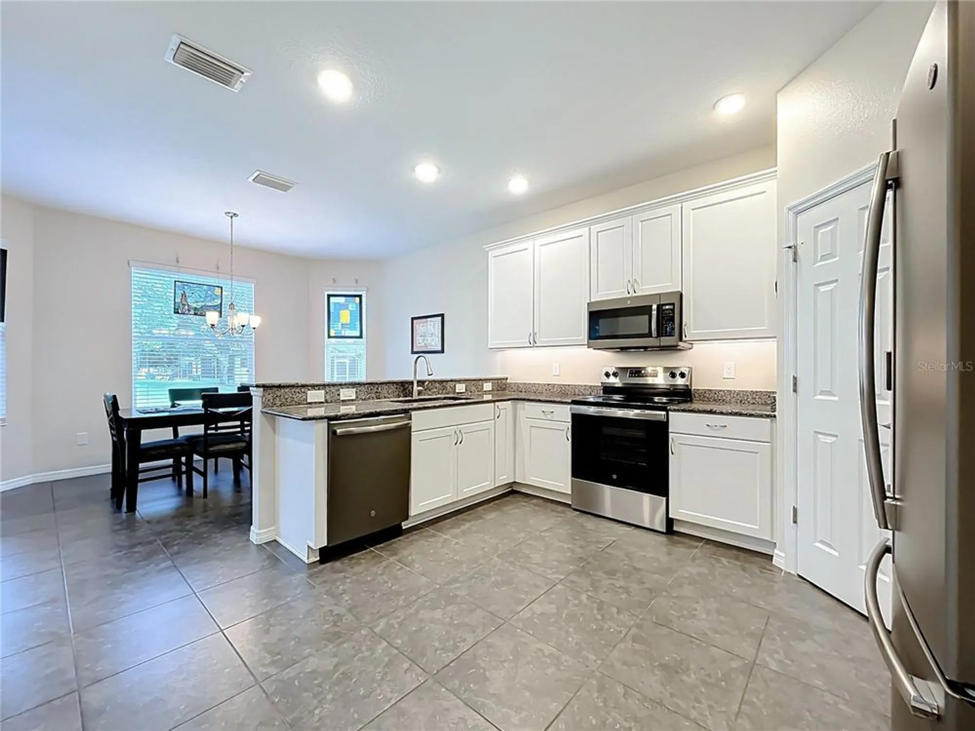 Property Slideshow image 13 of 69 | 26812 augusta springs cir, Leesburg, FL, 34748