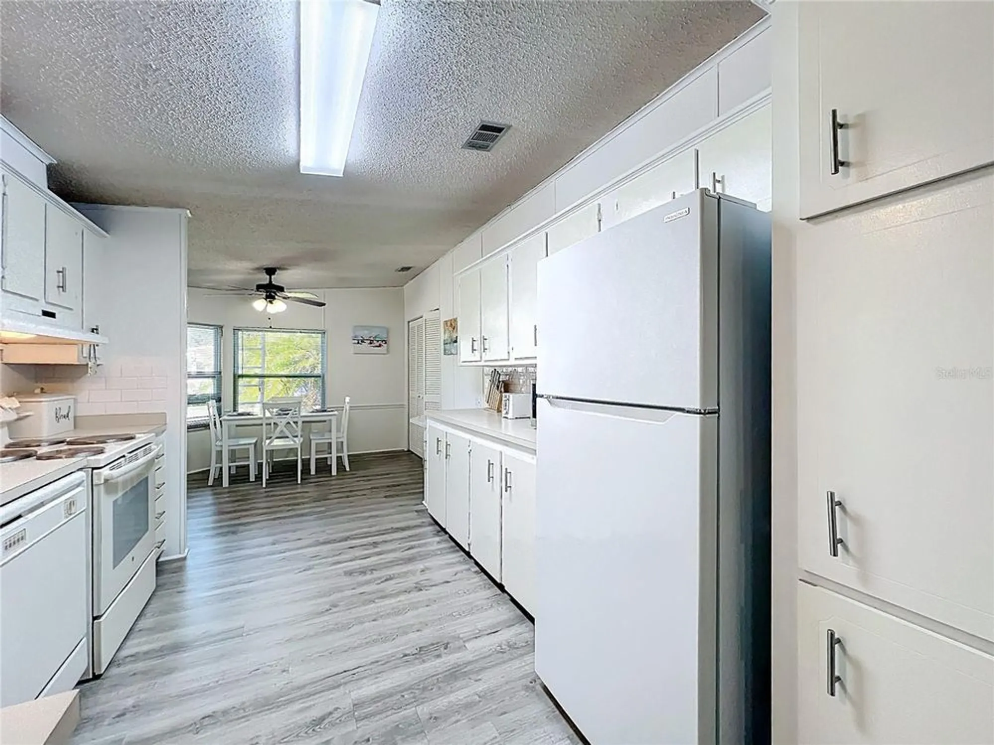 Property Slideshow image 12 of 76 | 4712 belle grv, Leesburg, FL, 34748