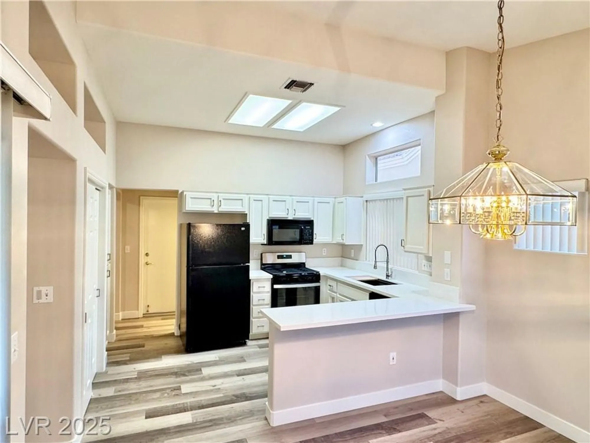 Property Slideshow image 8 of 98 | 10316 bent brook pl, Las Vegas, NV, 89134