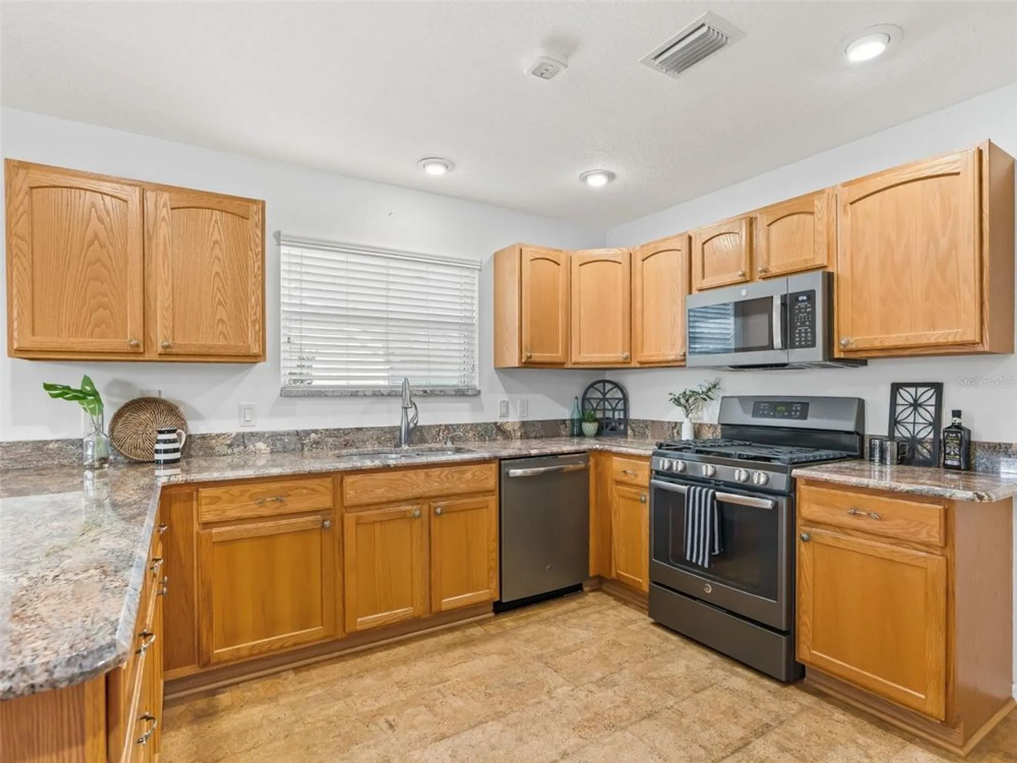 Property Slideshow image 12 of 47 | 17979 se 89th rothway ct, The Villages, FL, 32162