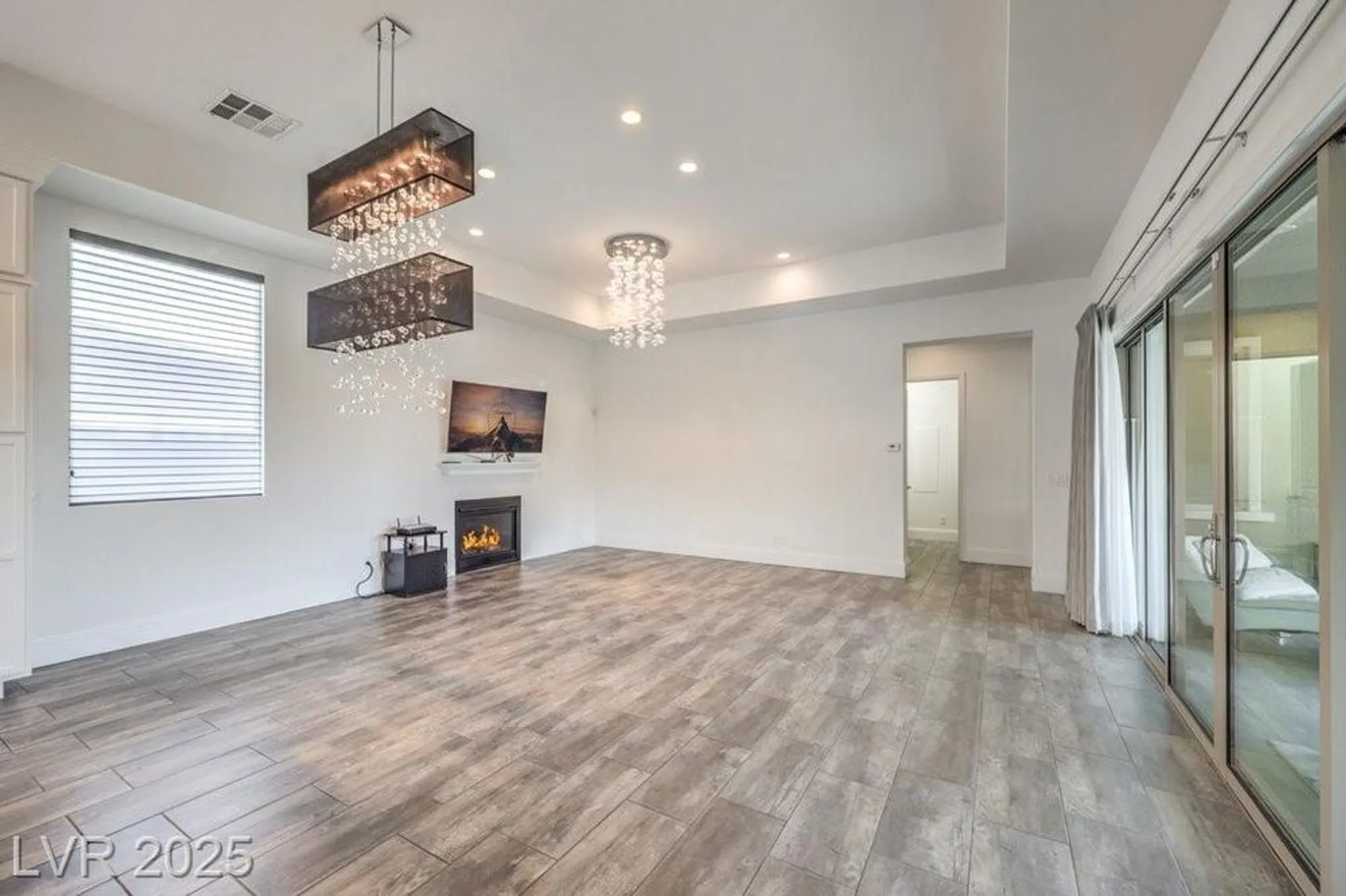 Property Slideshow image 13 of 62 | 9928 regency square ave, Las Vegas, NV, 89148