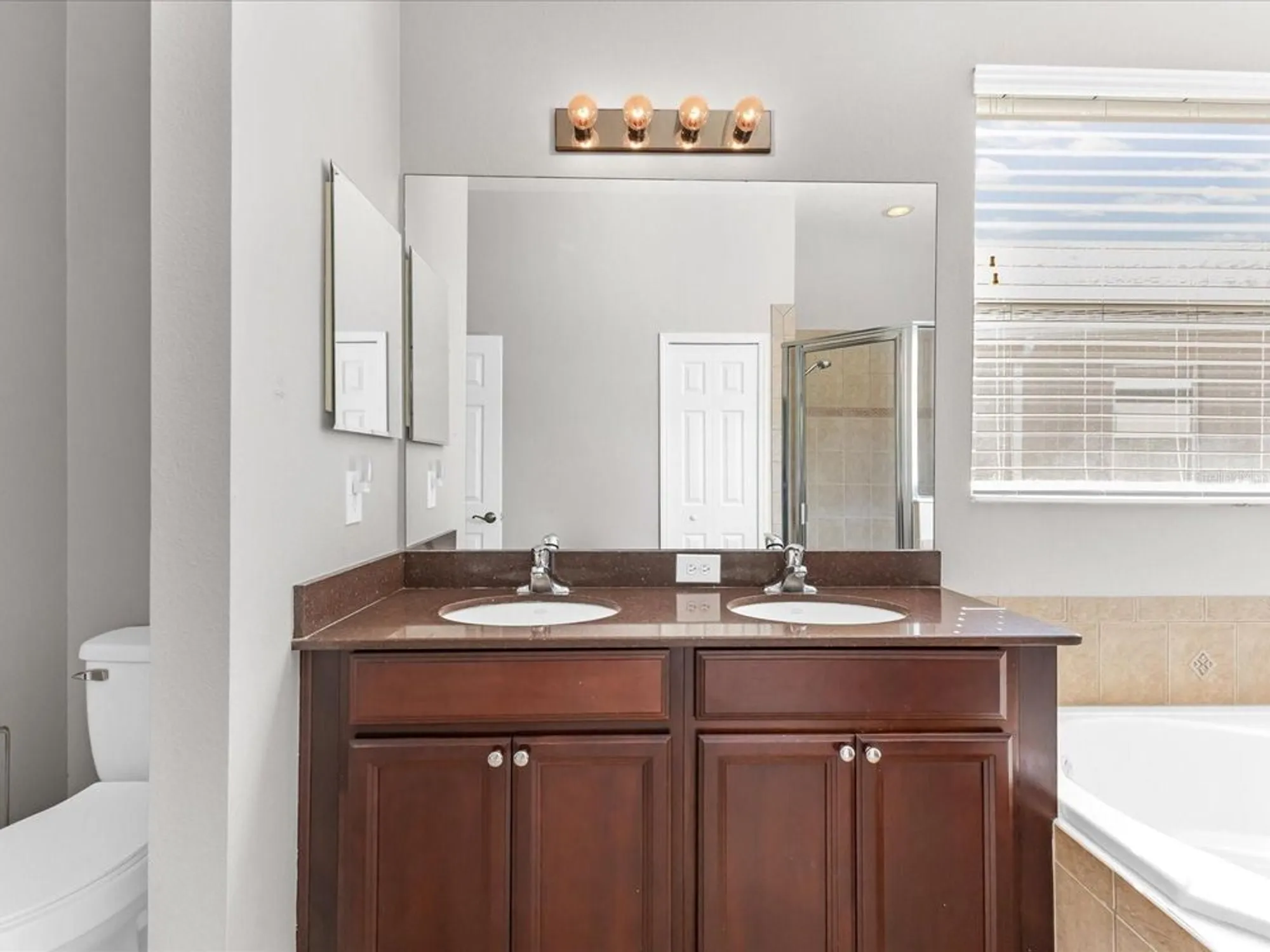 Property Slideshow image 15 of 28 | 5347 cappleman loop, Brooksville, FL, 34601