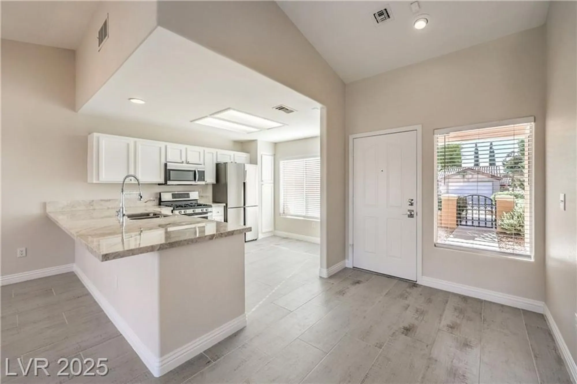 Property Slideshow image 12 of 57 | 10004 heyfield dr, Las Vegas, NV, 89134