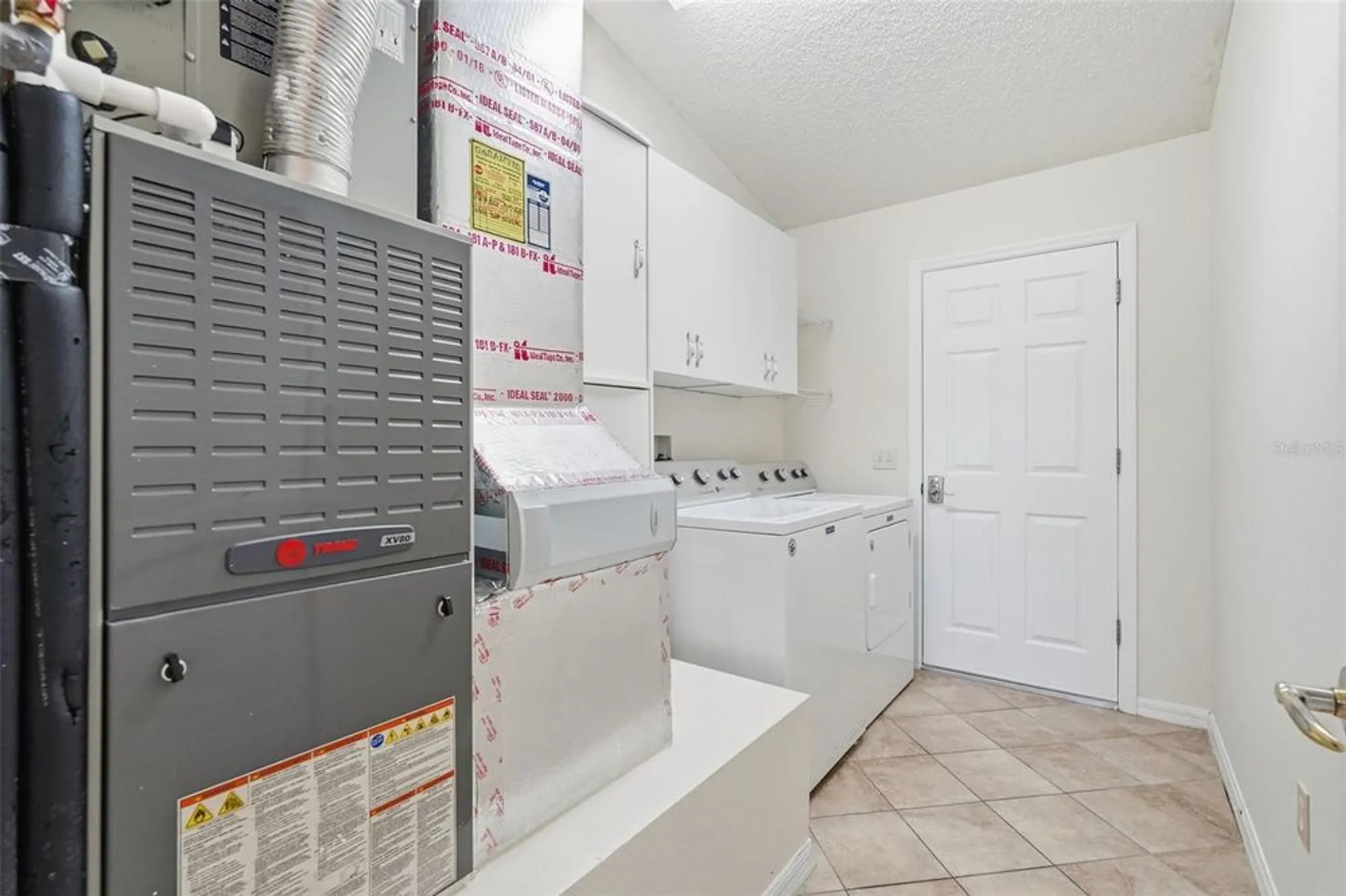 Property Slideshow image 36 of 69 | 17985 se 92nd amory ave, The Villages, FL, 32162