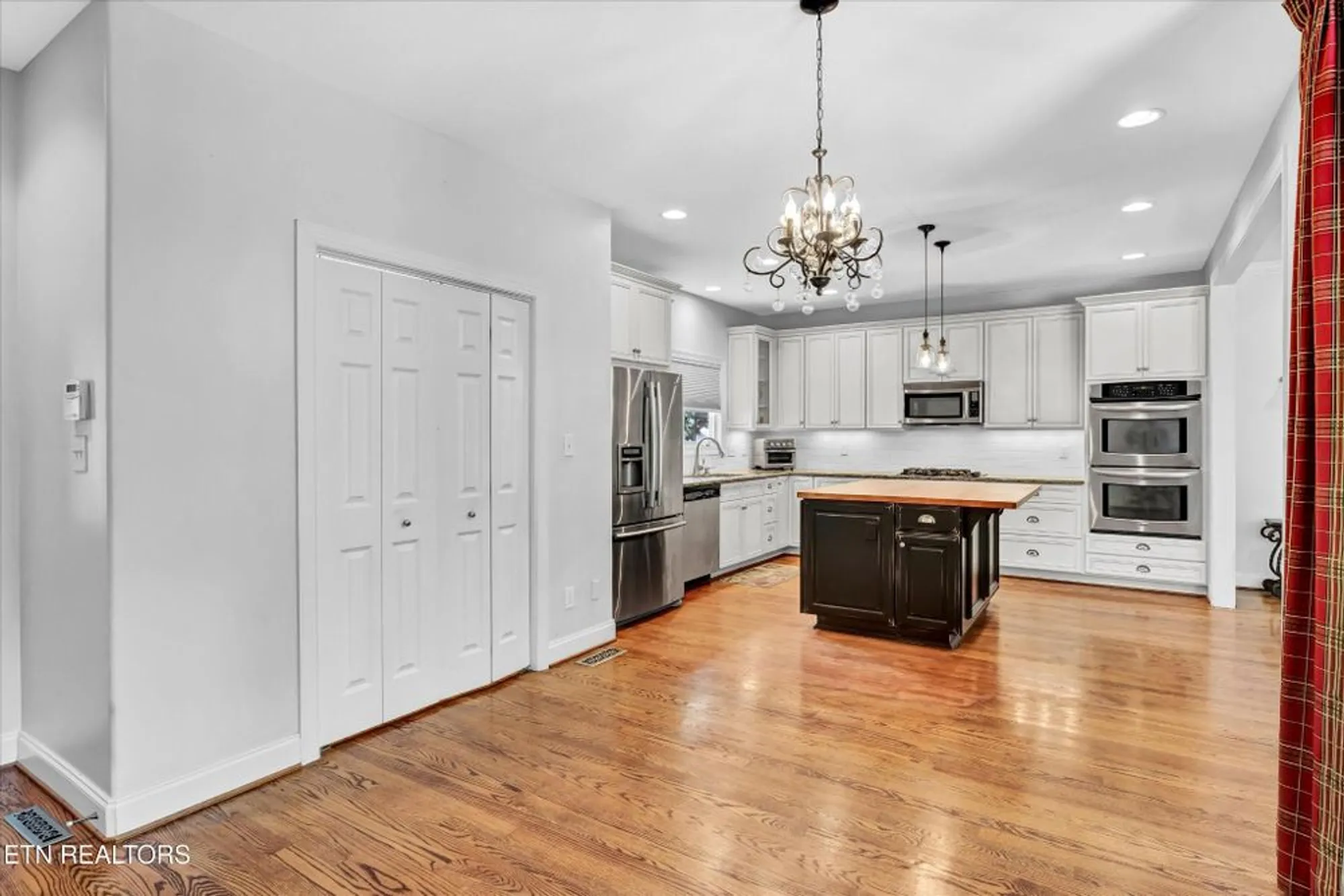 Property Slideshow image 8 of 25 | 140 ootsima way, Loudon, TN, 37774