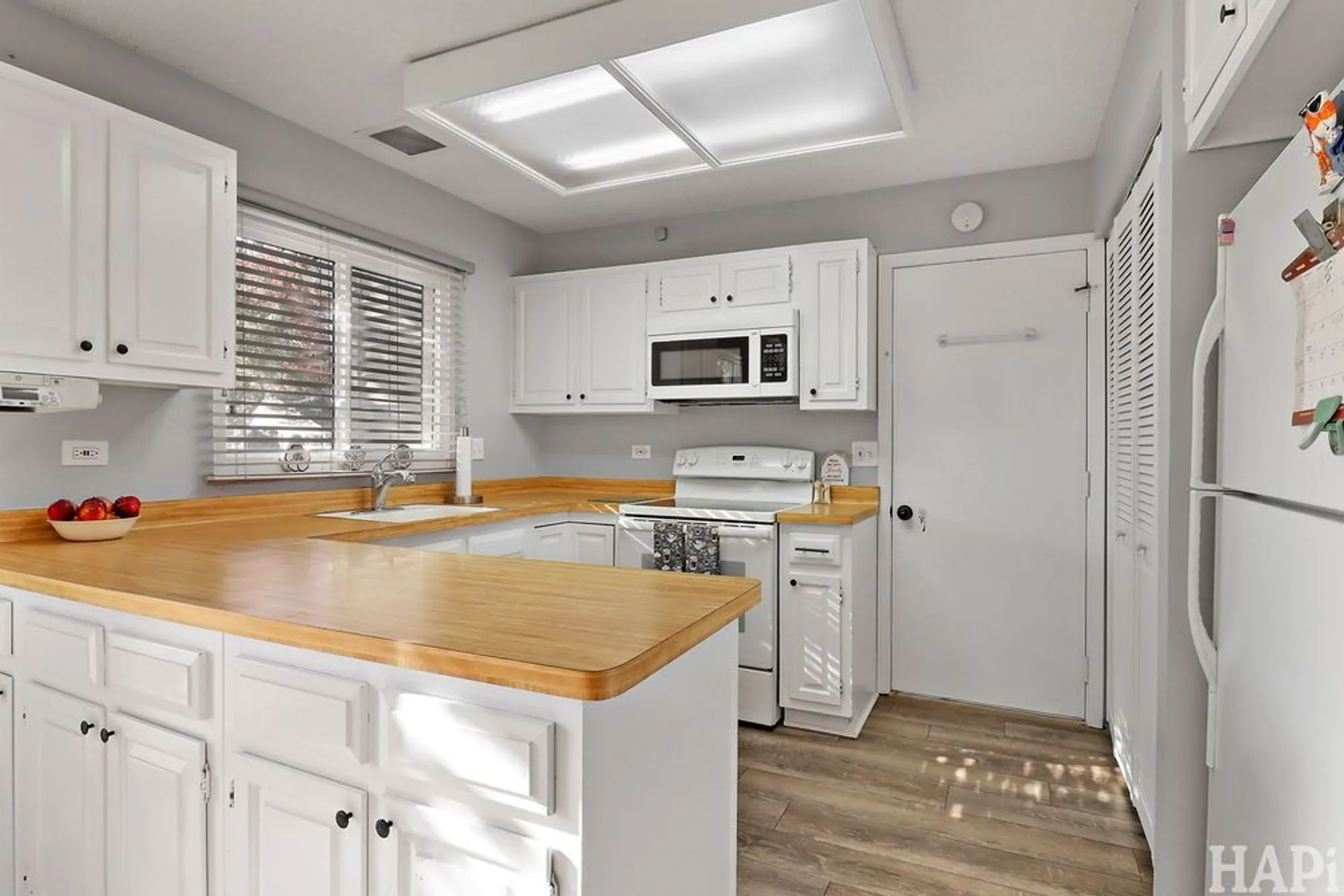 Property Slideshow image 11 of 28 | 7216 oxford cir # 230, Fox Lake, IL, 60020