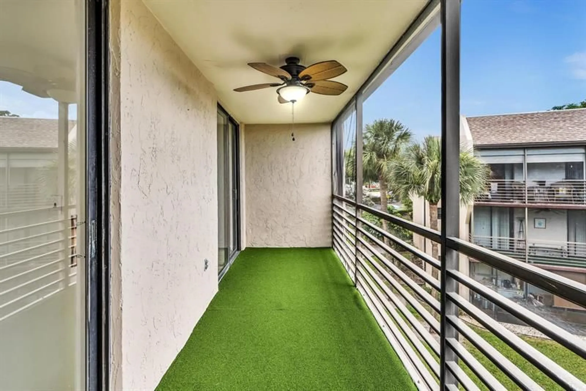 Property Slideshow image 32 of 48 | 6351 n university dr 324, Tamarac, FL, 33321