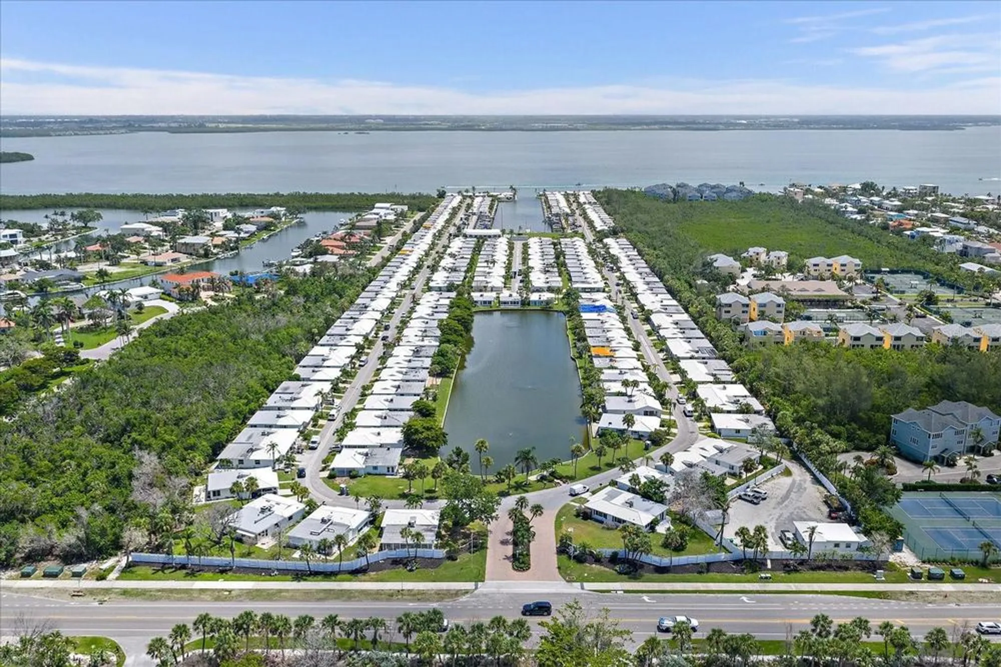 Property Slideshow image 27 of 34 | 669 spanish dr n # 21, Longboat Key, FL, 34228