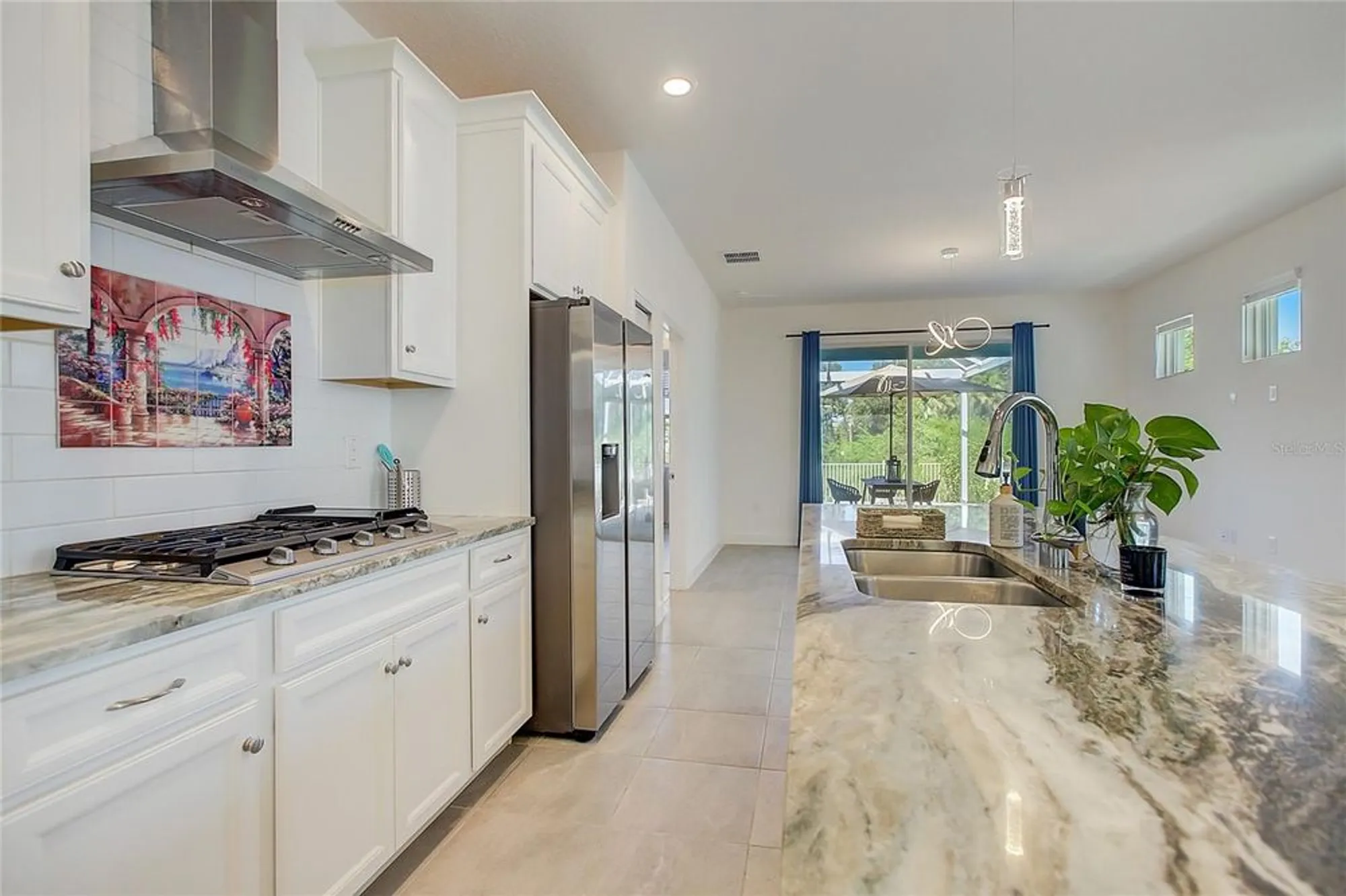 Property Slideshow image 16 of 91 | 411 sandsend ct, Apollo Beach, FL, 33572