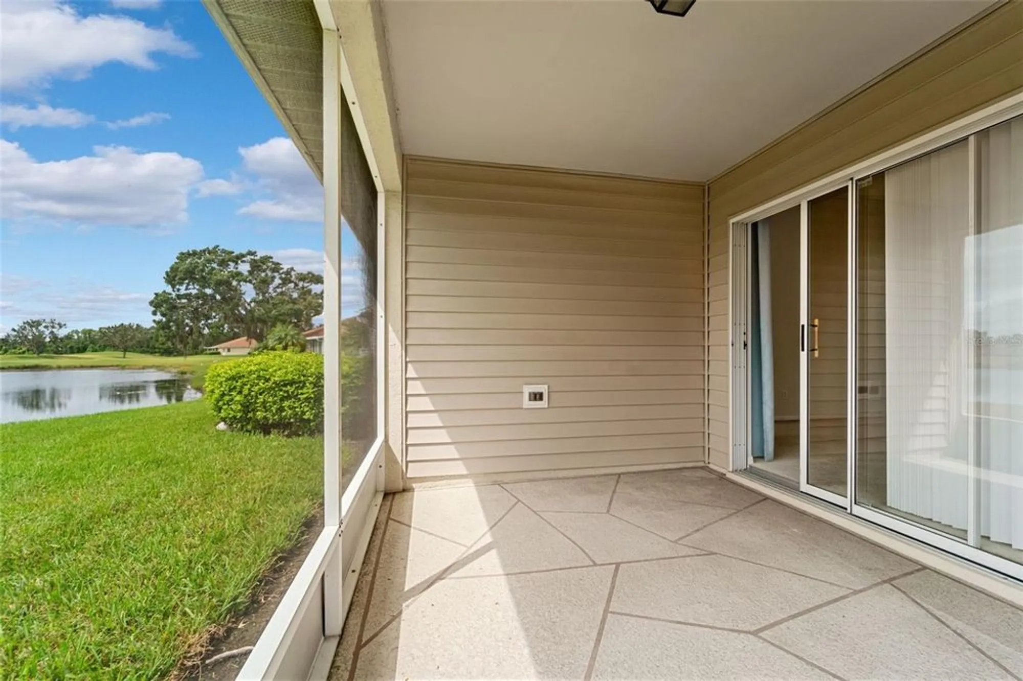Property Slideshow image 23 of 43 | 2531 new haven cir # 2531, Sun City Center, FL, 33573