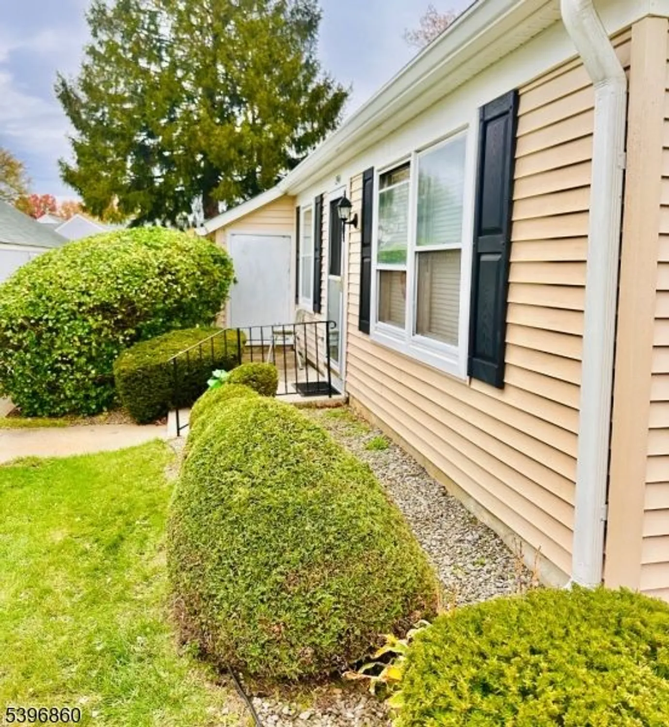 Property Slideshow image 4 of 22 | 234 marblehead ln a, Monroe Twp., NJ, 08831