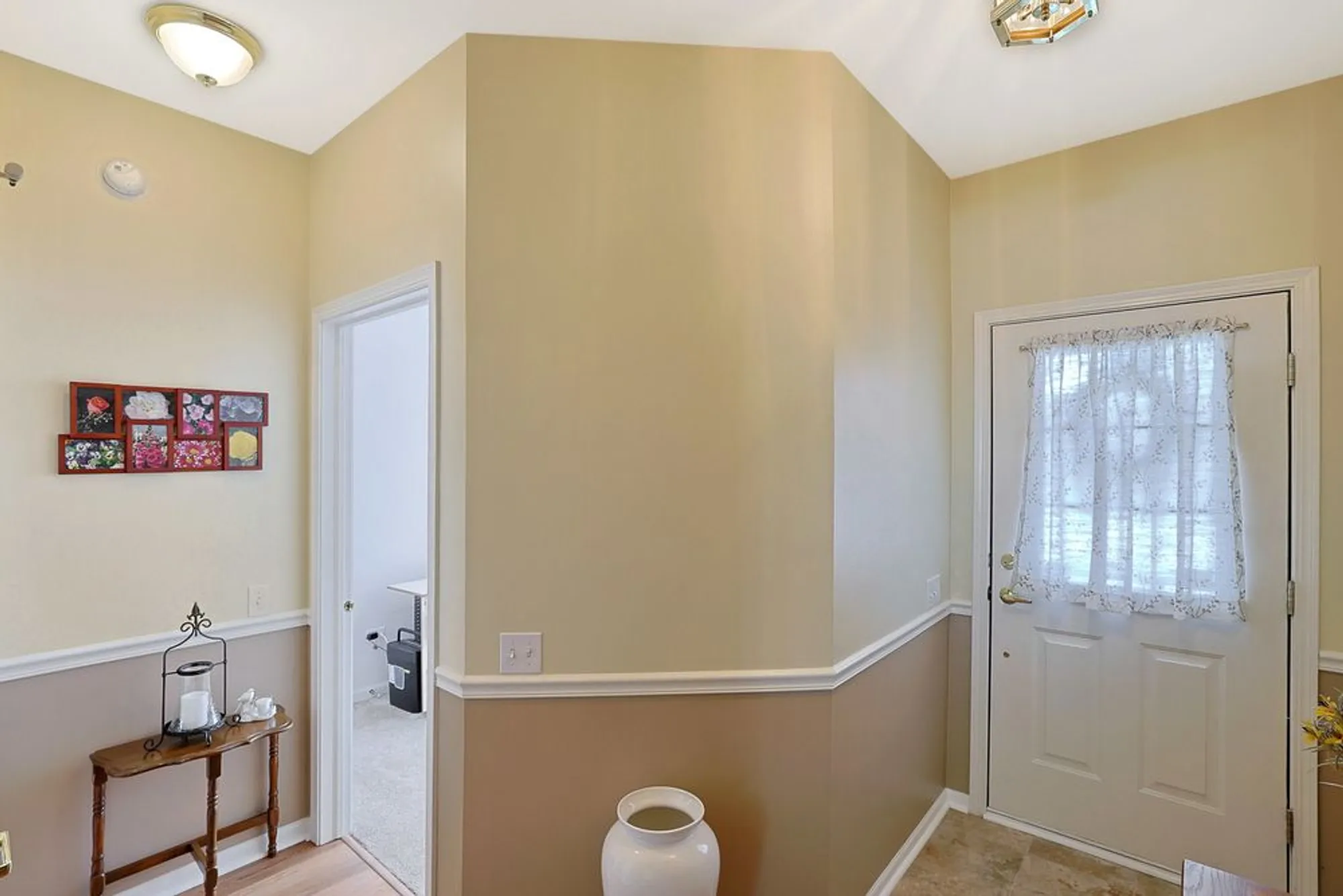 Property Slideshow image 13 of 20 | 11723 evergreen ln, Huntley, IL, 60142