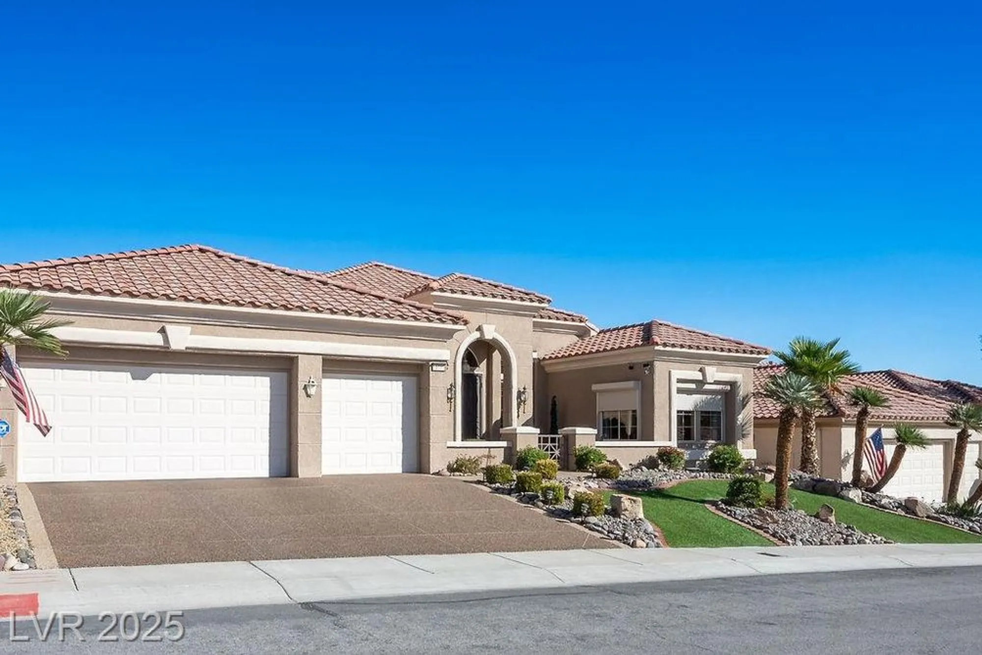 Property Slideshow image 53 of 99 | 10712 button willow dr, Las Vegas, NV, 89134