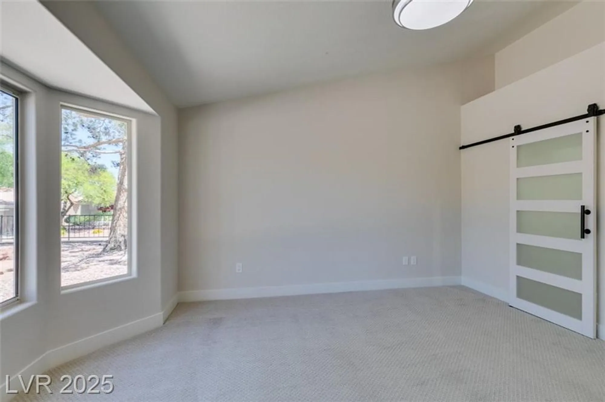 Property Slideshow image 14 of 30 | 9800 rosamond dr, Las Vegas, NV, 89134