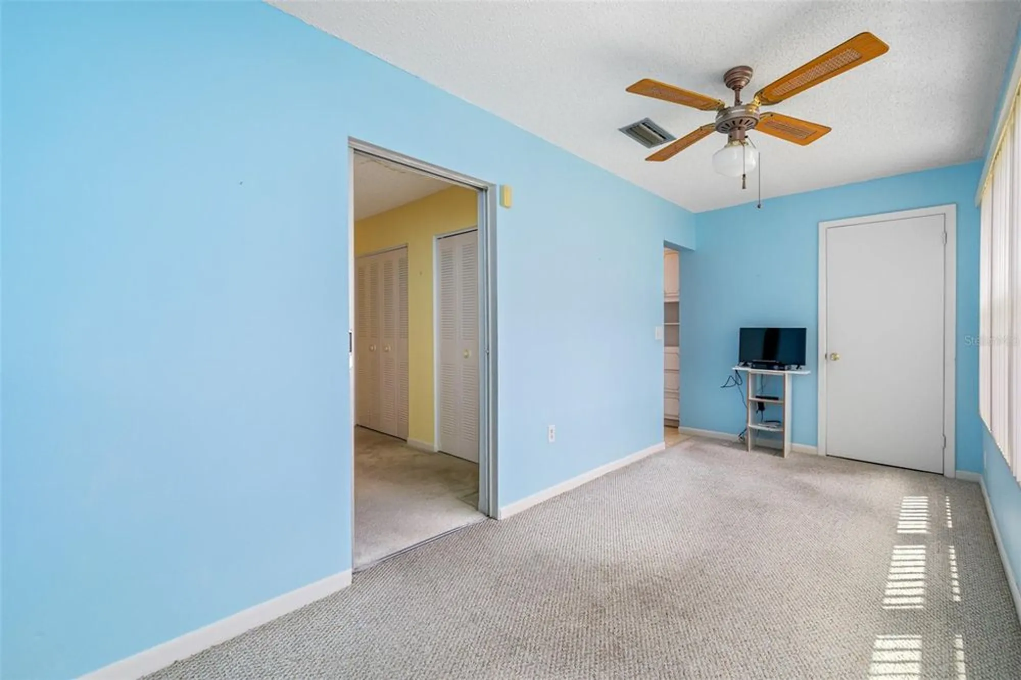 Property Slideshow image 17 of 44 | 5521 80th st n unit 310, St Petersburg, FL, 33709