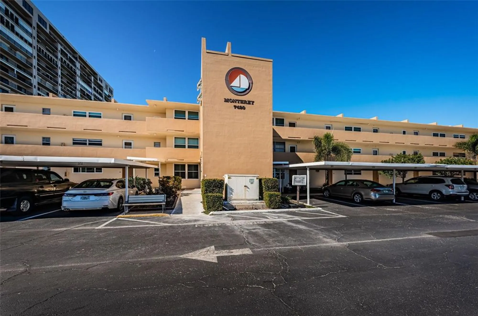 Property Slideshow image 2 of 90 | 7420 bay island dr 171, South Pasadena, FL, 33707