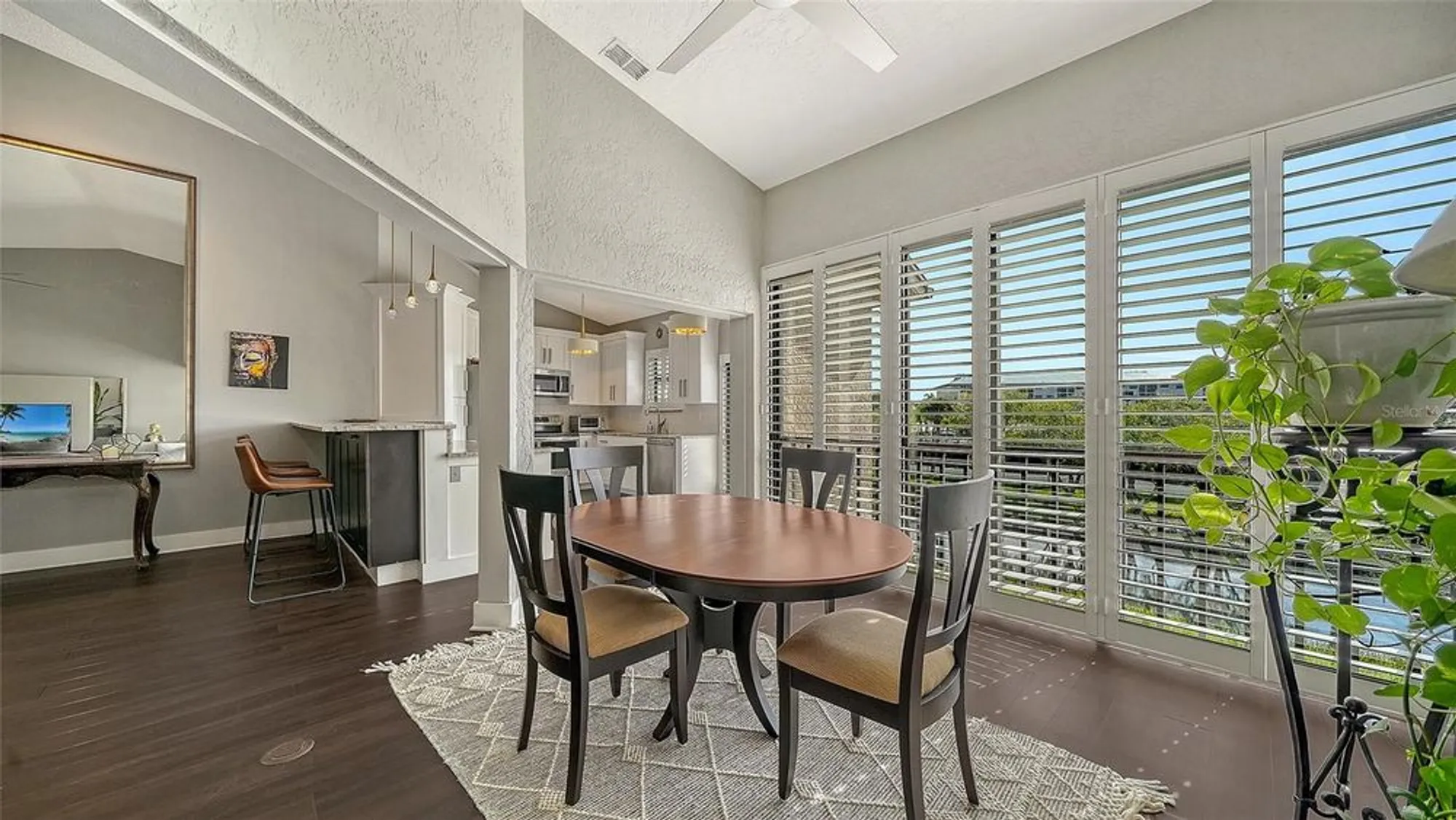 Property Slideshow image 11 of 53 | 5260 heron way # 202, Sarasota, FL, 34231