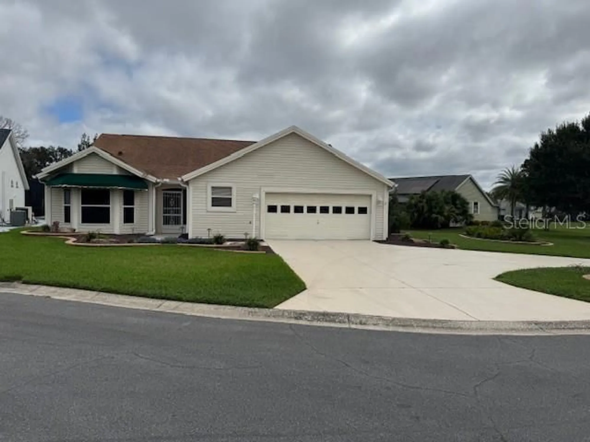 Property Slideshow image 1 of 26 | 903 ramos dr, The Villages, FL, 32159