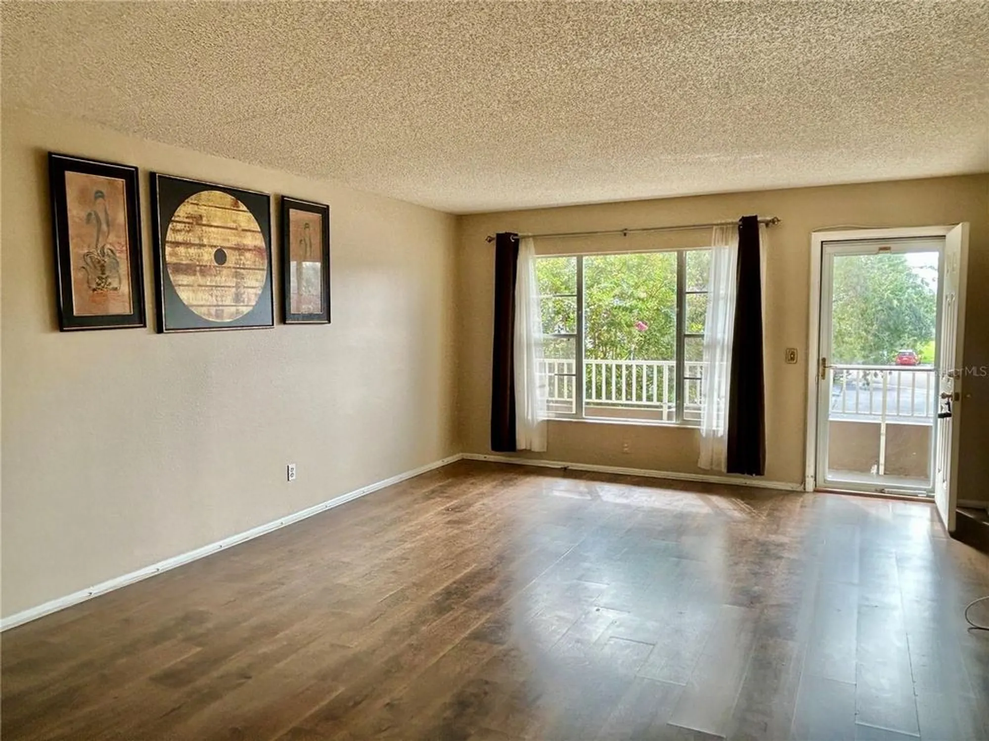 Property Slideshow image 7 of 48 | 2402 ecuadorian way apt 28, Clearwater, FL, 33763